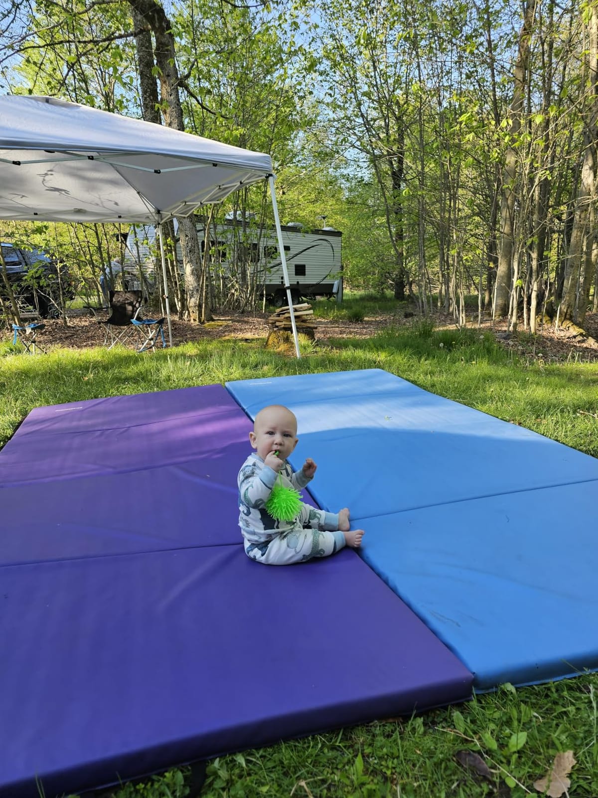 BalanceFrom 10x4 Feet 4-Panel Folding Gymnastics Mat – 2-Inch Thick Pad with Vinyl Surface and Carrying Handles for Tumbling, Yoga, Pilates, Home Workouts, and Martial Arts customer photo 1