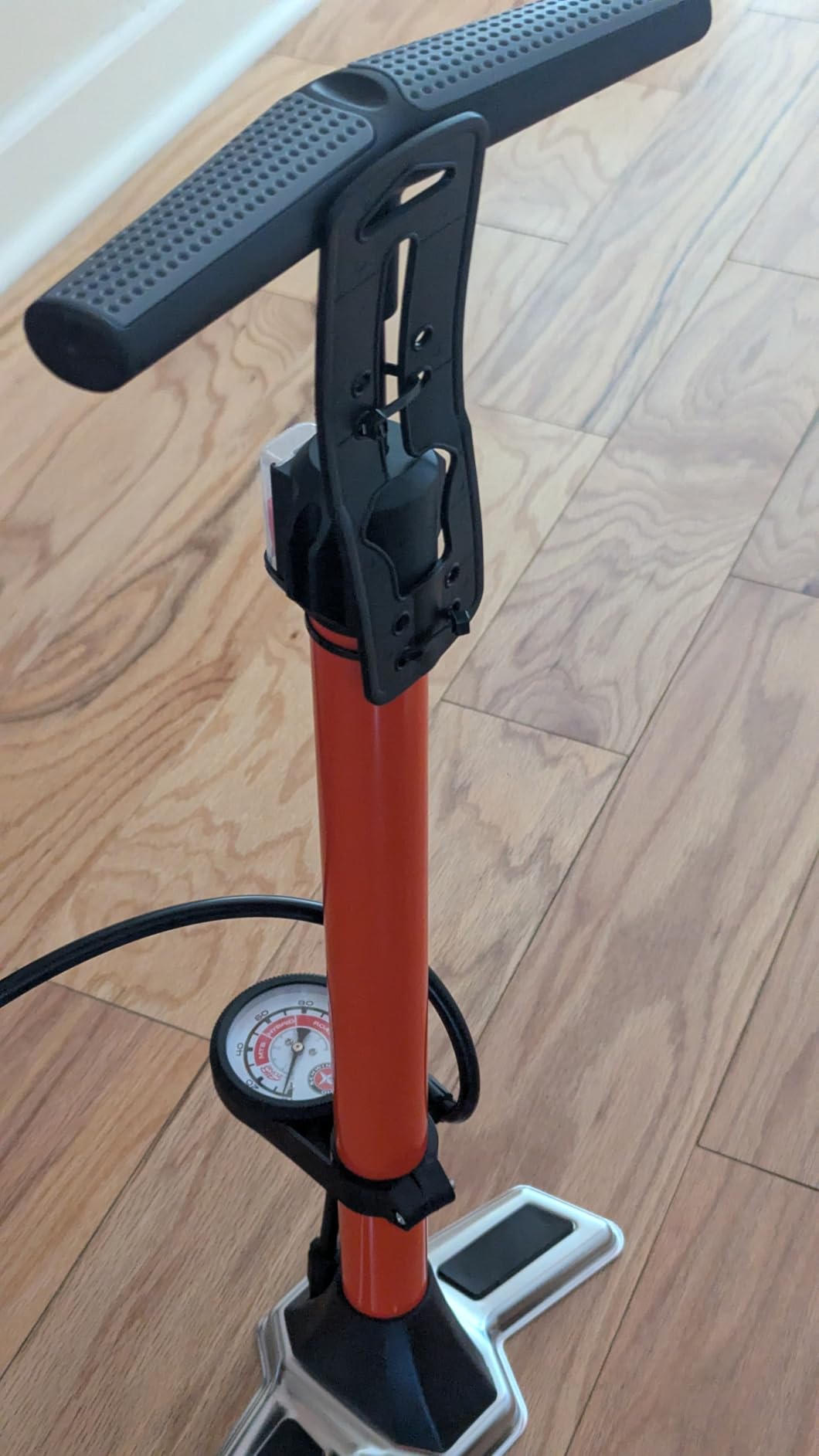 Schwinn Air Center Series or Basic Floor Pump, for a Range of Bikes, 100, 120 or 160 PSI, Soft Grip Handle, Dual Head for Schrader and Presta Valves, Manual Air Pump customer photo 2