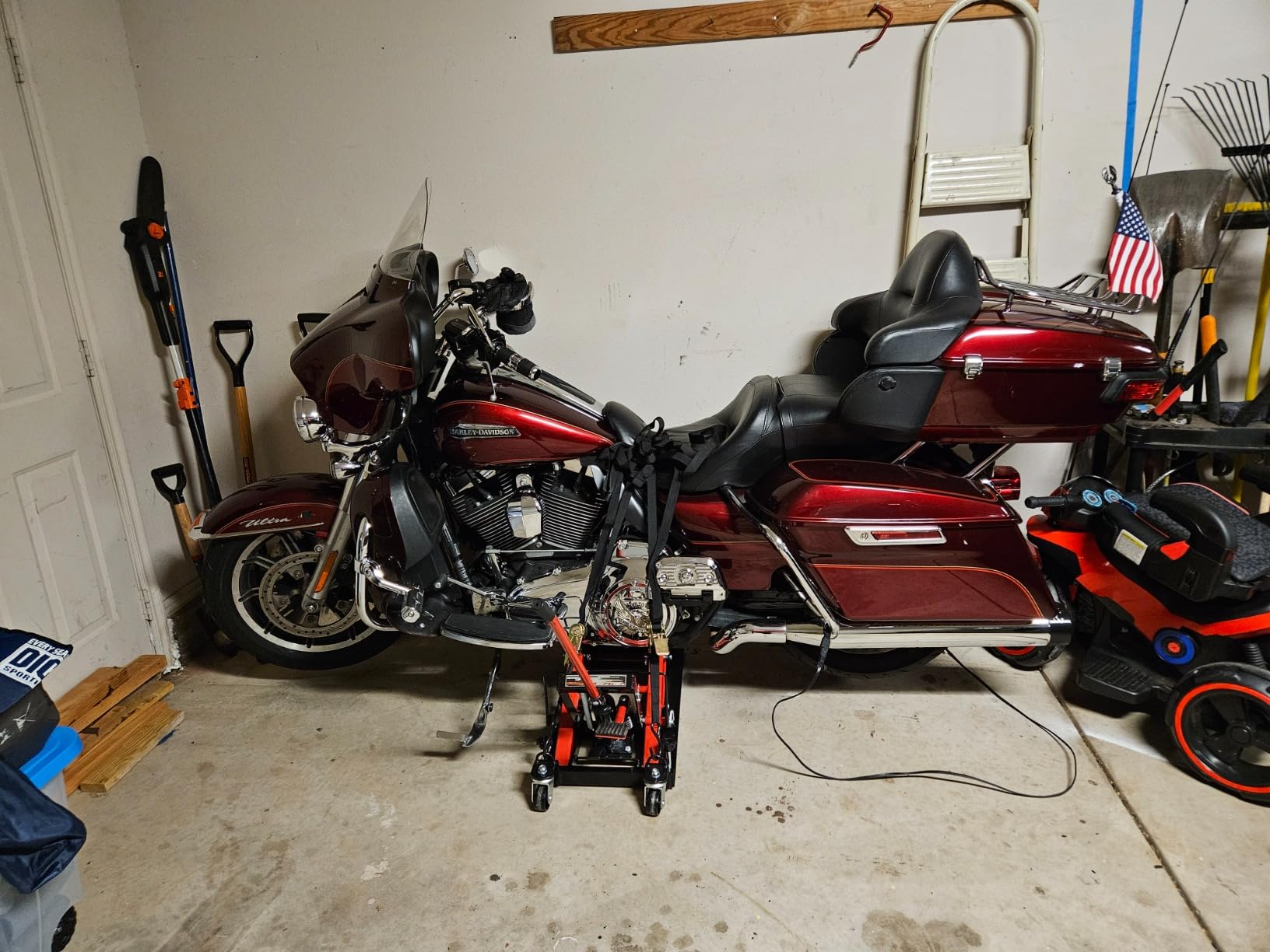 VIVOHOME 1500 LBS Hydraulic Motorcycle Lift Jack customer photo 2