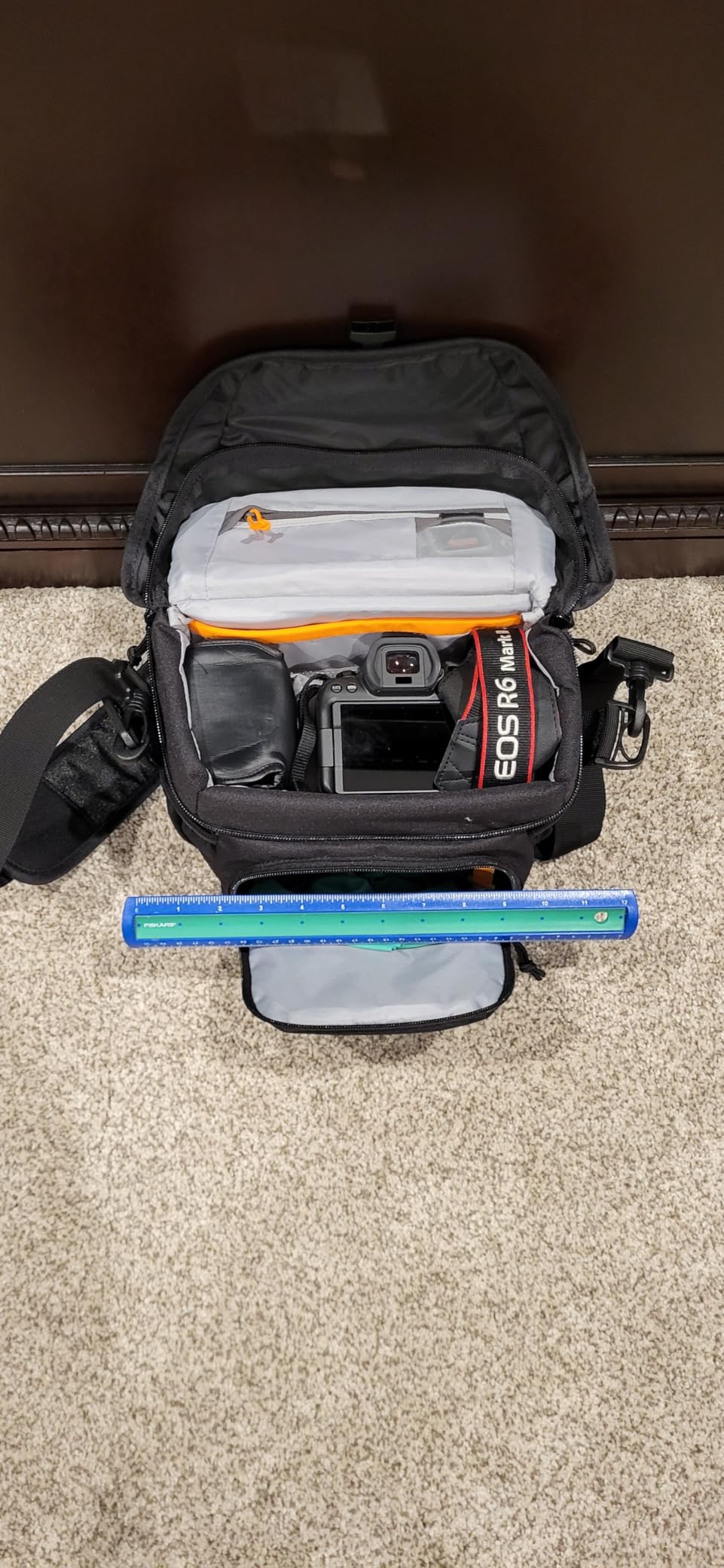 Lowepro LP37117, Nova 140AW II Camera Bag, Customizable, Portable, Fits Mirrorless with 17-85mm Attached Lens, Compact Drone, Flash, Black customer photo 2