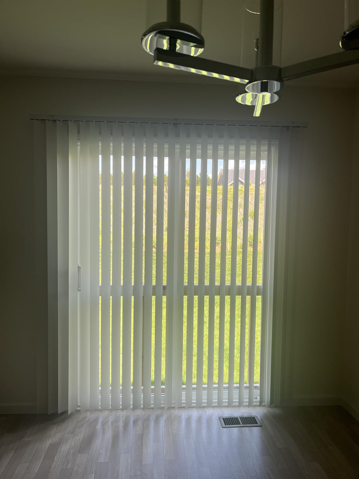 CHICOLOGY Vertical Blinds, Oxford White (Vinyl), 3.5