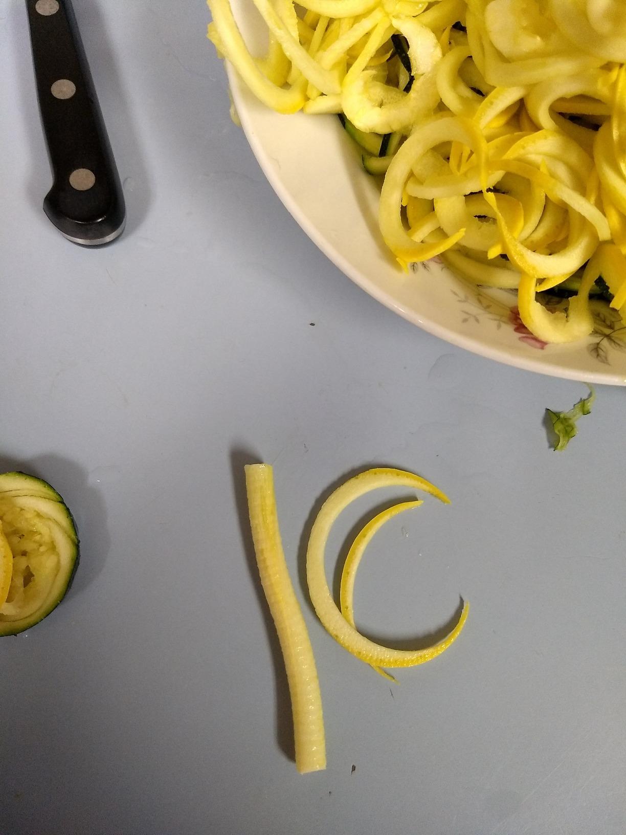 Brieftons QuickFold 5-Blade Foldable Vegetable Spiralizer and Zoodle Maker customer photo 1