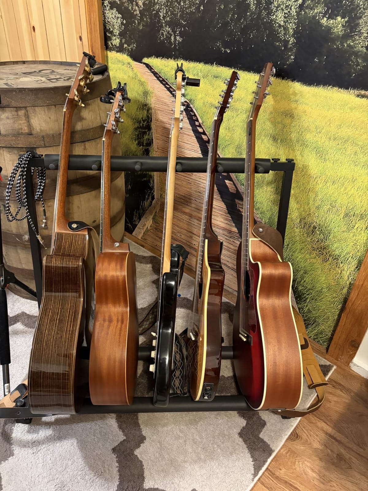 Kuyal Multi-Guitar Display Rack, Folding Stand customer photo 2