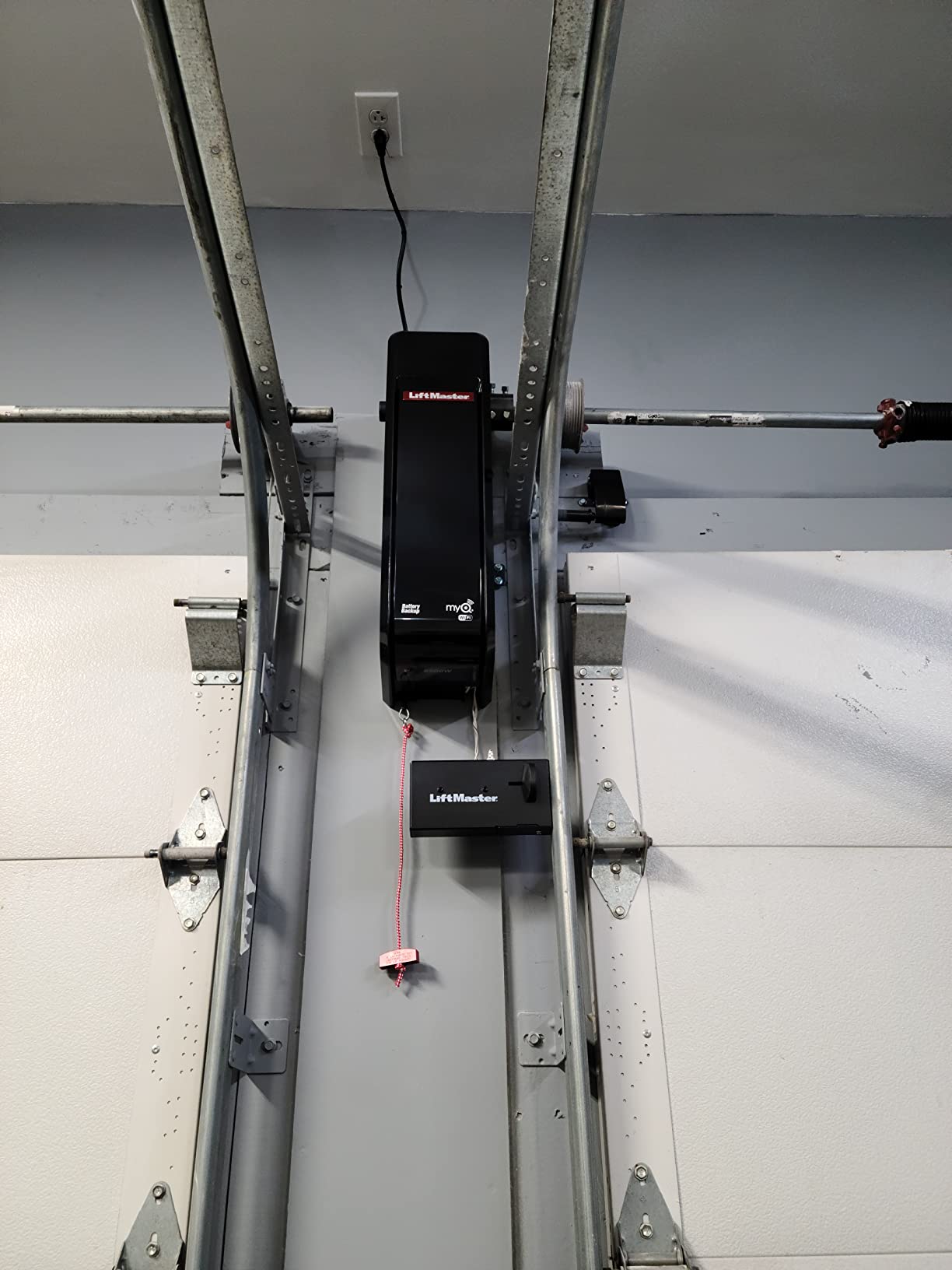 LiftMaster Premium Series 98022 (Replaces 8500W) Jackshaft Garage Door Operator, WiFi customer photo 1