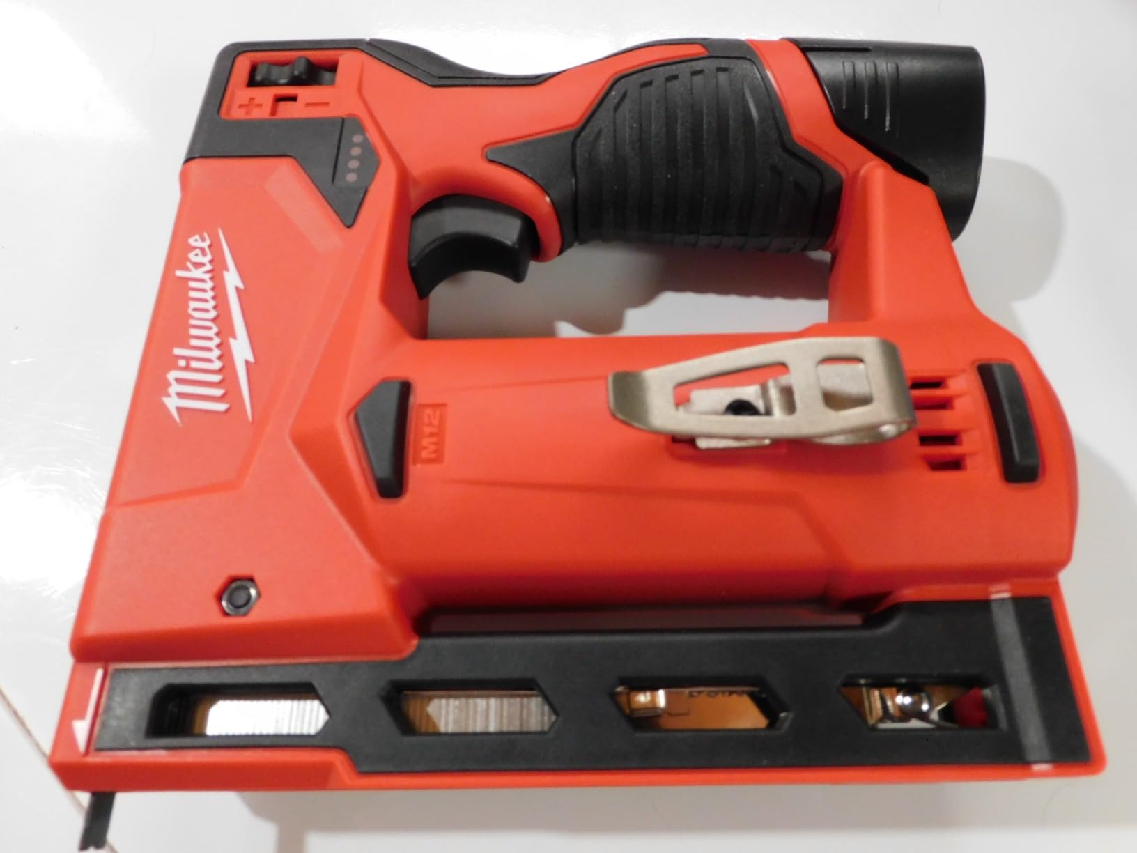 Milwaukee 2447-20 M12 3/8â€ Crown Stapler customer photo 2