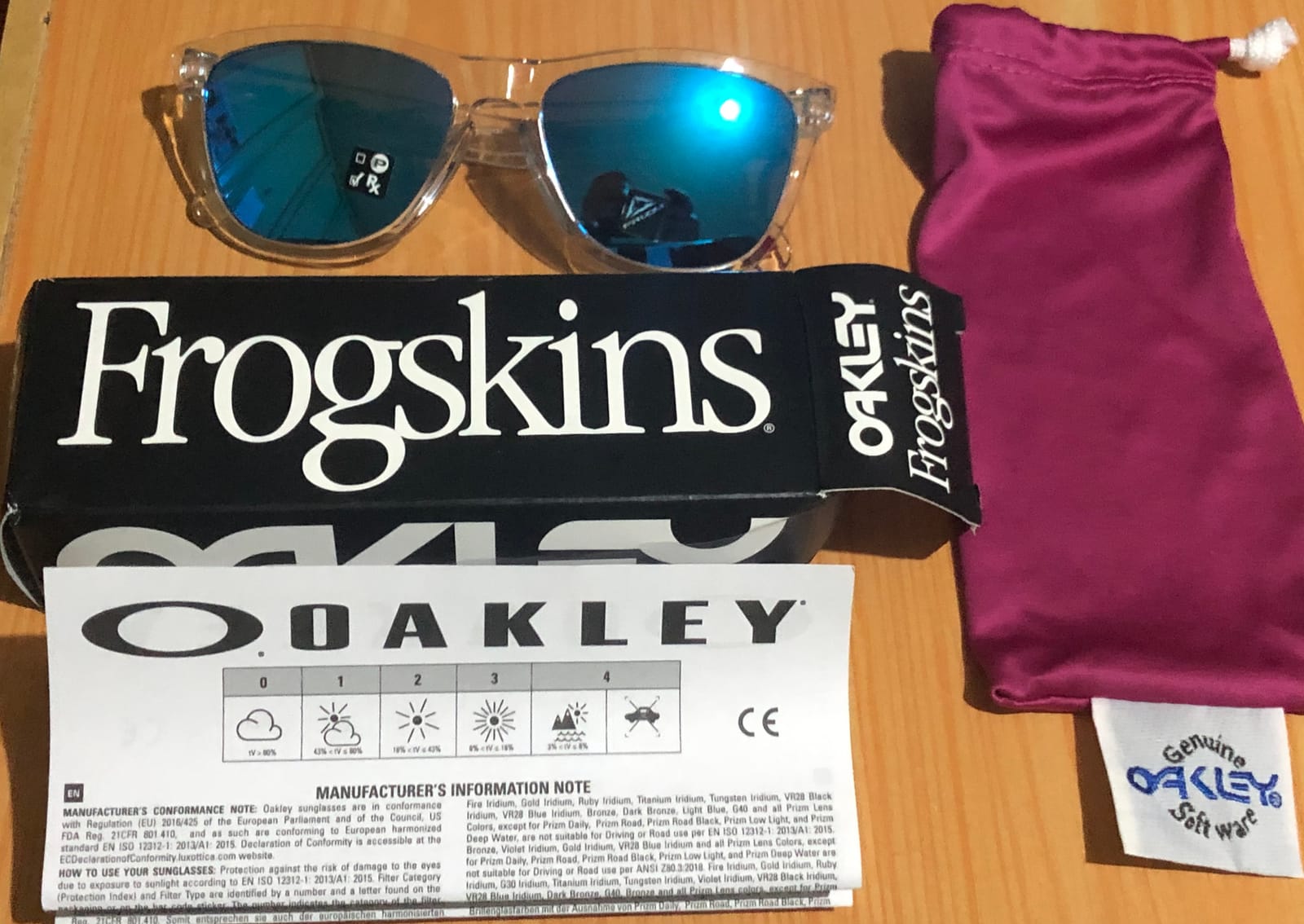 Oakley OO9013 Frogskins Square Sunglasses for Men for Women customer photo 1