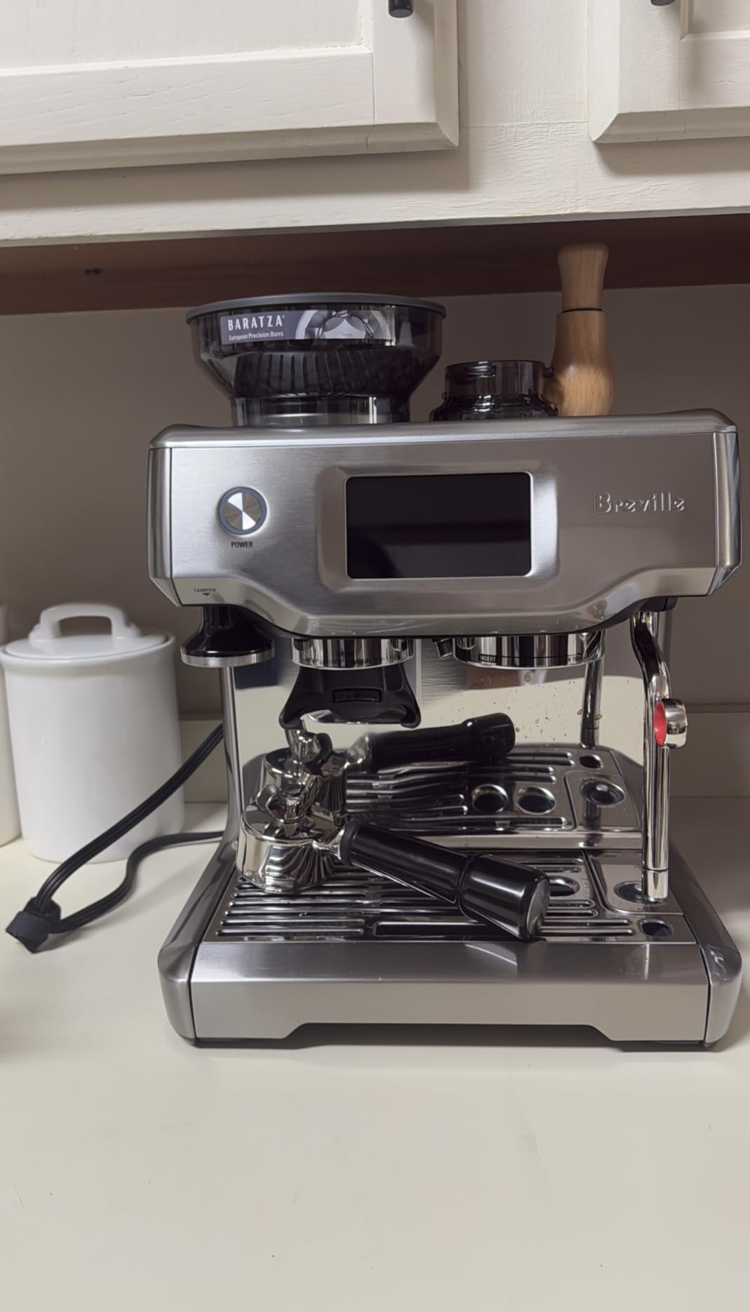 Breville BES880BSS Barista Touch Espresso Machine, Brushed Stainless Steel | Pull barista-quality espresso shots, lattes and cappuccinos at home with semi-automatic coffee maker with built-in grinder customer photo 2