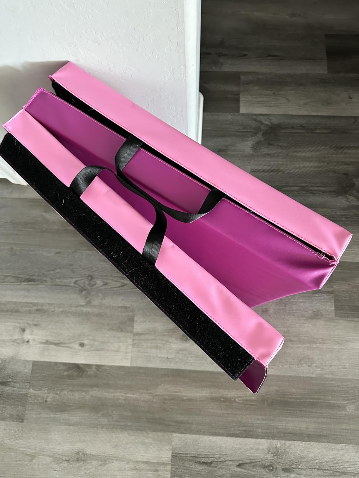 Matladin 6' Folding Tri-fold Gymnastics Gym Exercise Aerobics Mat, 6ft x 2ft x 2in PU Leather Tumbling Mats with Hook & Loop Fastener for Stretching Yoga Cheerleading Martial Arts customer photo 1