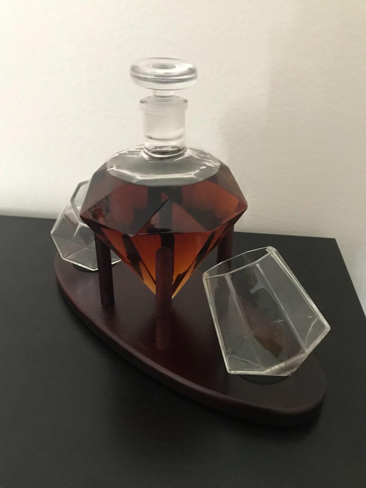 Diamond Whiskey Decanter with 2 Diamond Glasses Set, 750ml Clear Liquor Carafe & 10oz Tilted Tumblers for Scotch Rum Bourbon Vodka Tequila, Unique Home Bar Decor, Luxury Gift Men Women customer photo 2