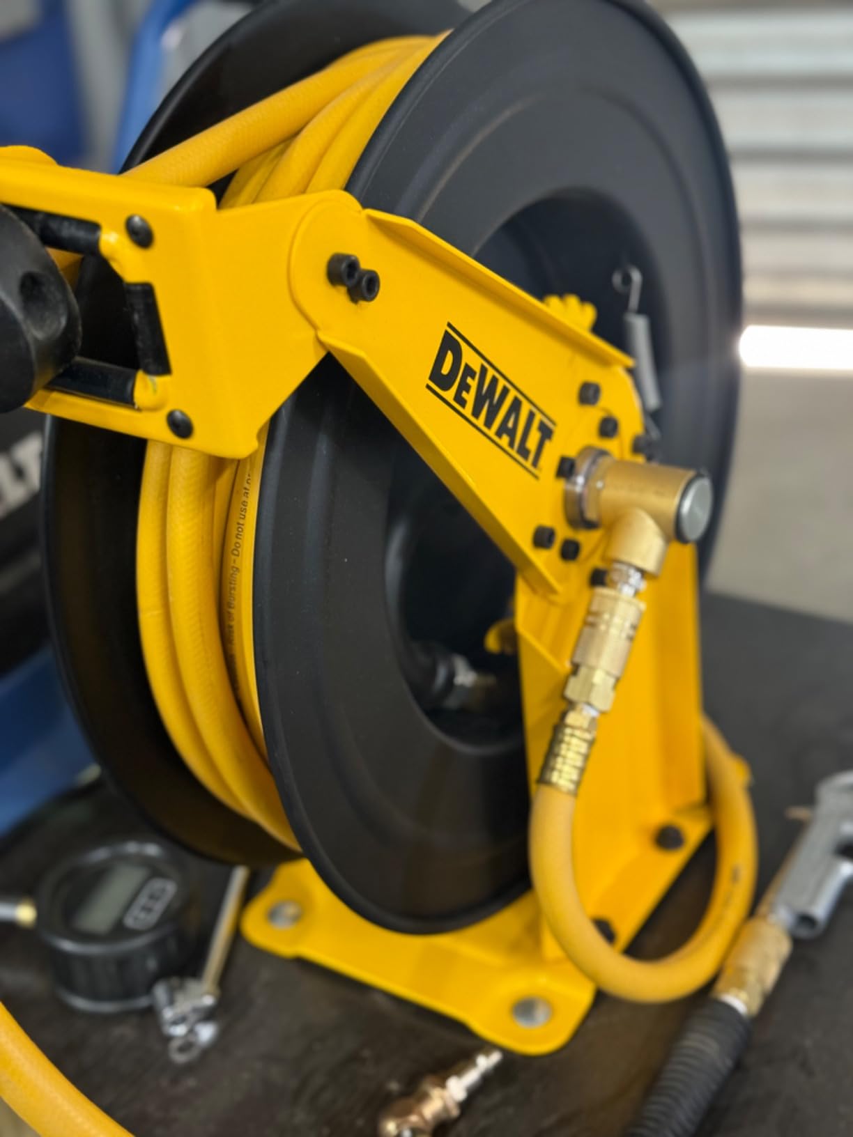 DeWalt DXCM024-0343 Double Arm Hose Reel with 3/8” x 50’ Premium Rubber Hose customer photo 2