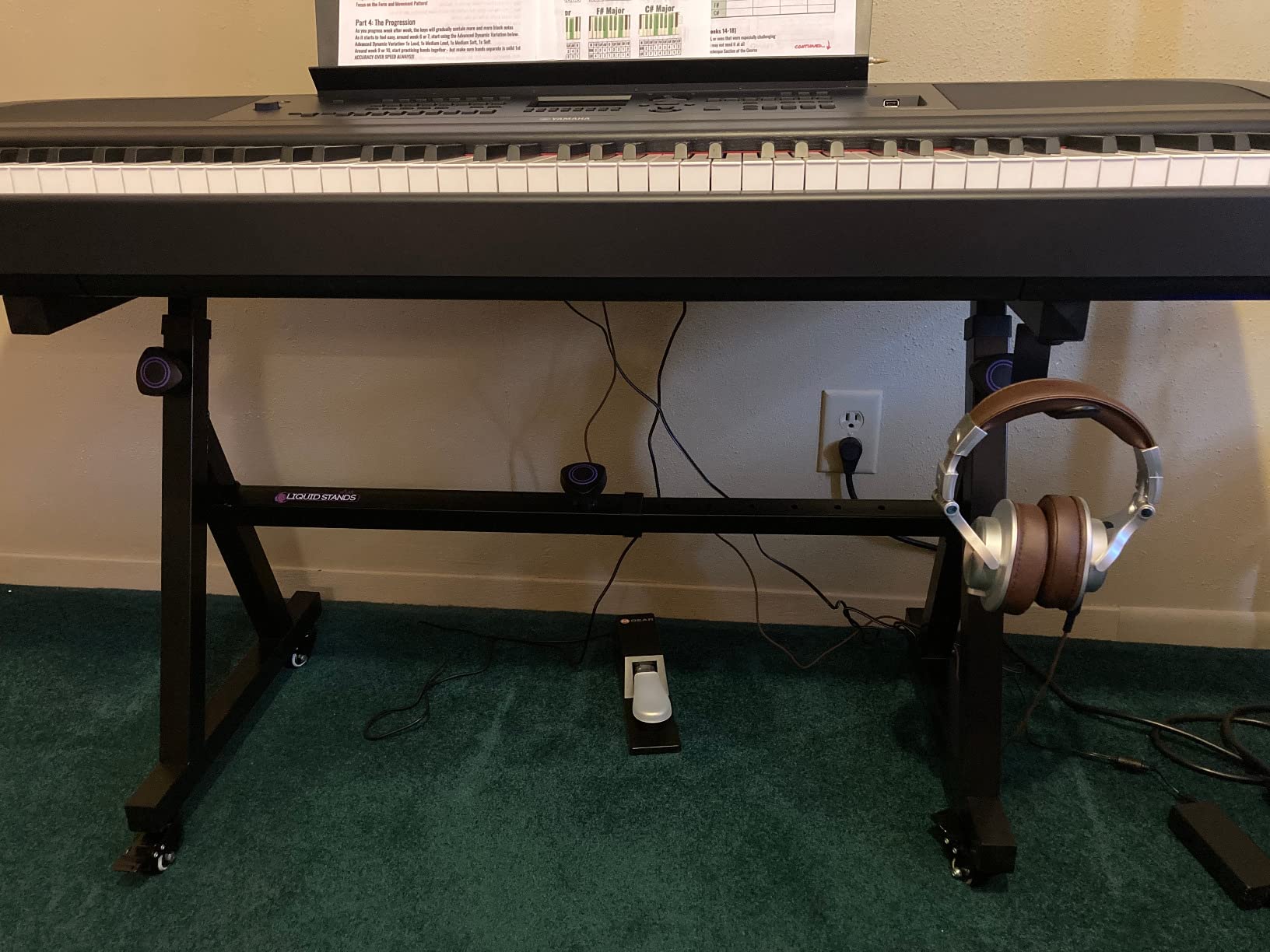 Liquid Stands Keyboard Stand w/ Wheels - Black Z Style Adjustable & Portable Professional Heavy Duty Digital Piano Stand - Fits 54-88 Key Electric Pianos - Sturdy Rolling Musical Keyboard Stand customer photo 1