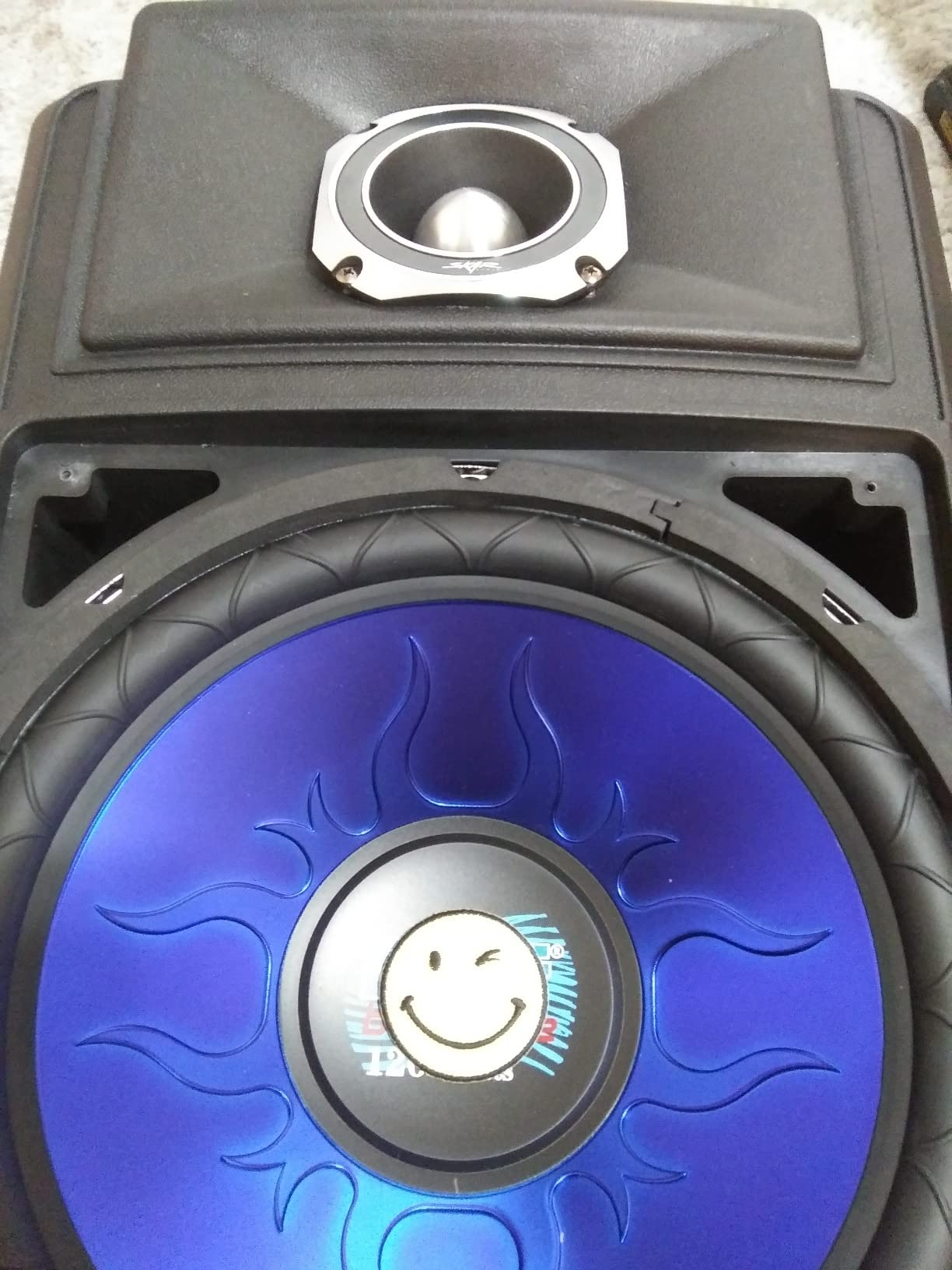 Pyle Wireless Portable PA Speaker System - 700 W Battery Powered Rechargeable Sound Speaker and Microphone Set with Bluetooth MP3 USB Micro SD FM Radio AUX 1/4