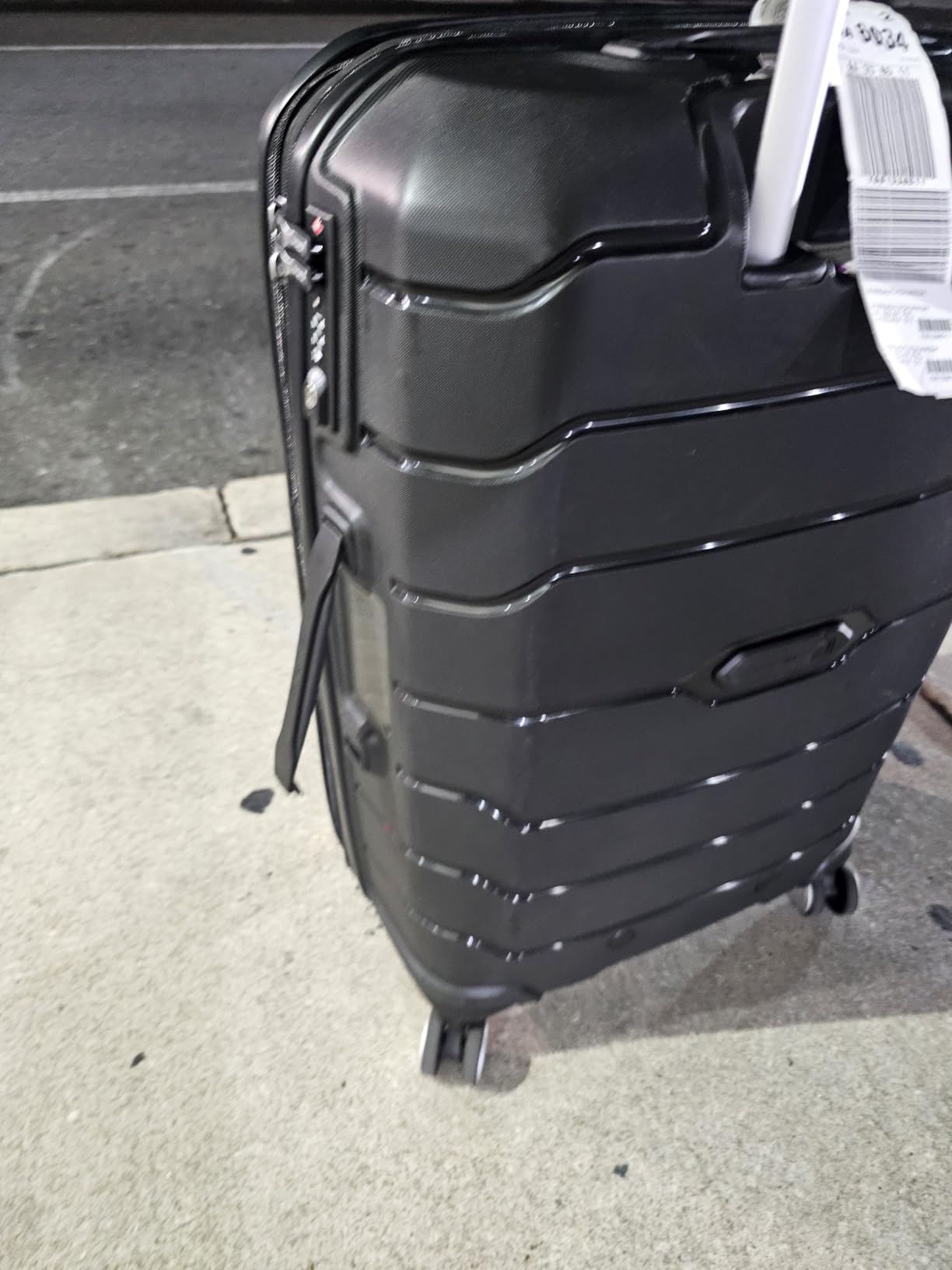 Samsonite Freeform 24-Inch Medium Luggage with Dual 360 Spinner Wheels, Checked Suitcase, Navy customer photo 2