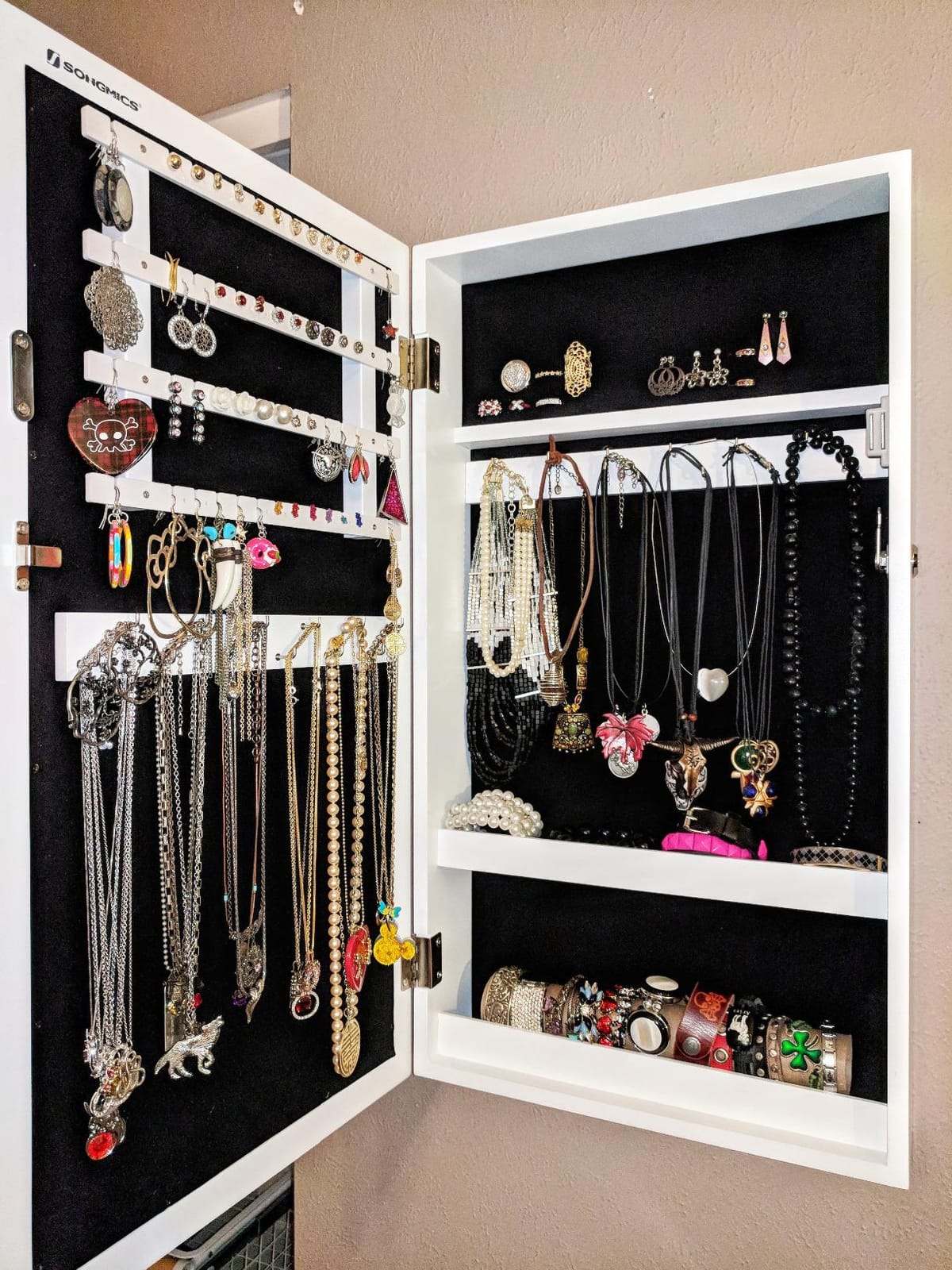 SONGMICS Lockable Jewelry Cabinet Armoire with Mirror, Wall-Mounted customer photo 2