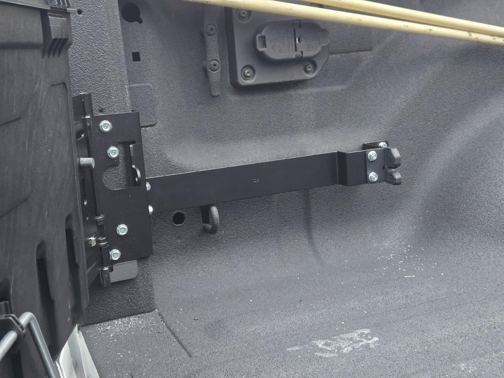RealTruck UnderCover SwingCase Truck Bed Storage Box | SC302D | Fits 2019 - 2025 Dodge Ram 1500/2500 Drivers Side (New Body Style) customer photo 1