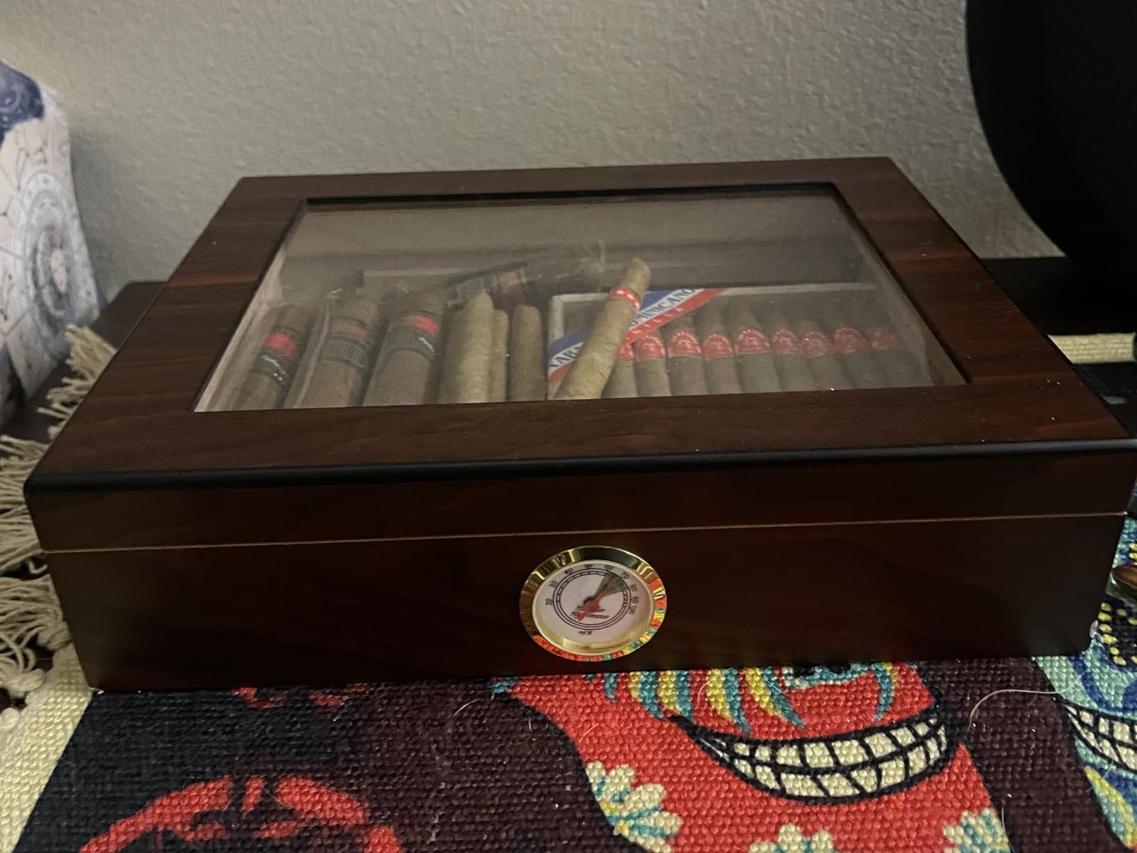 Bald Eagle Handmade Cigar Humidor, Cedar Cigar Desktop Box with Humidifier and Hygrometer, Glass Top for 30-50 Cigars (30-50 Cigars) customer photo 2
