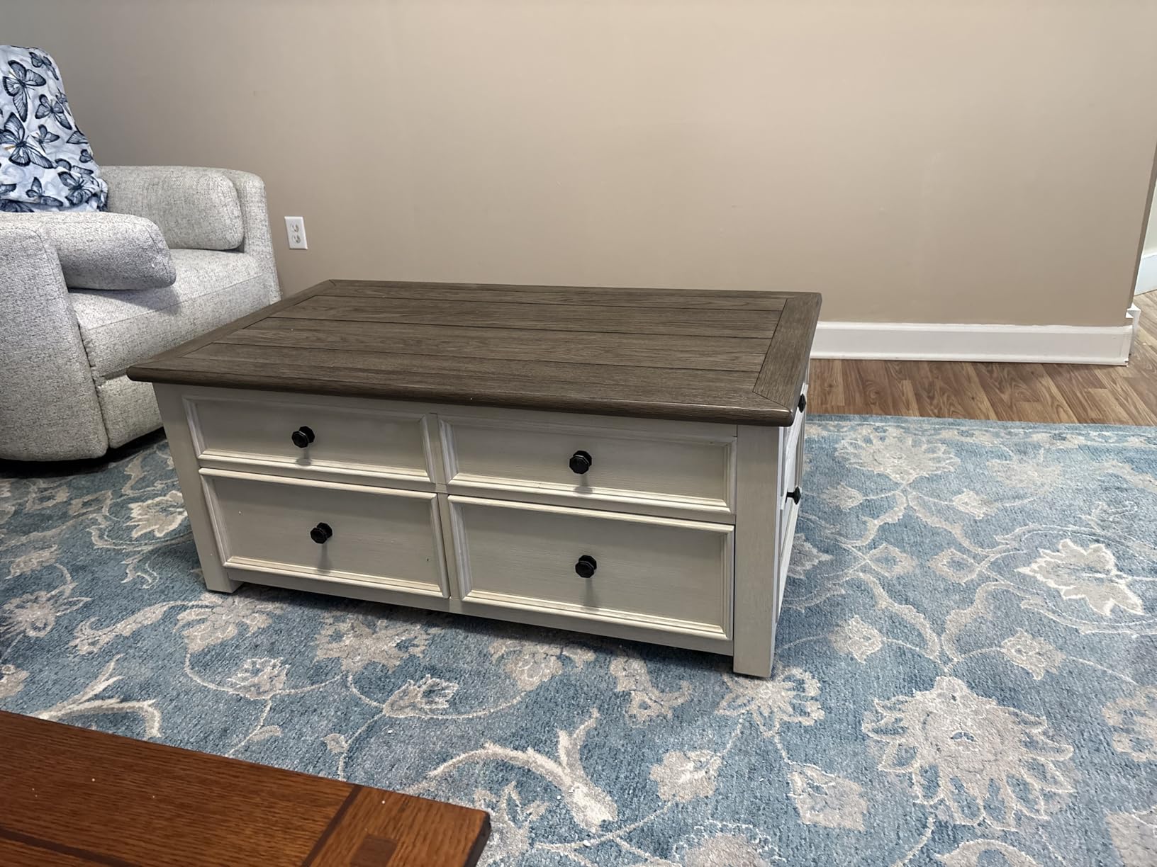 Signature Design by Ashley Bolanburg Farmhouse Lift Top Coffee Table customer photo 1