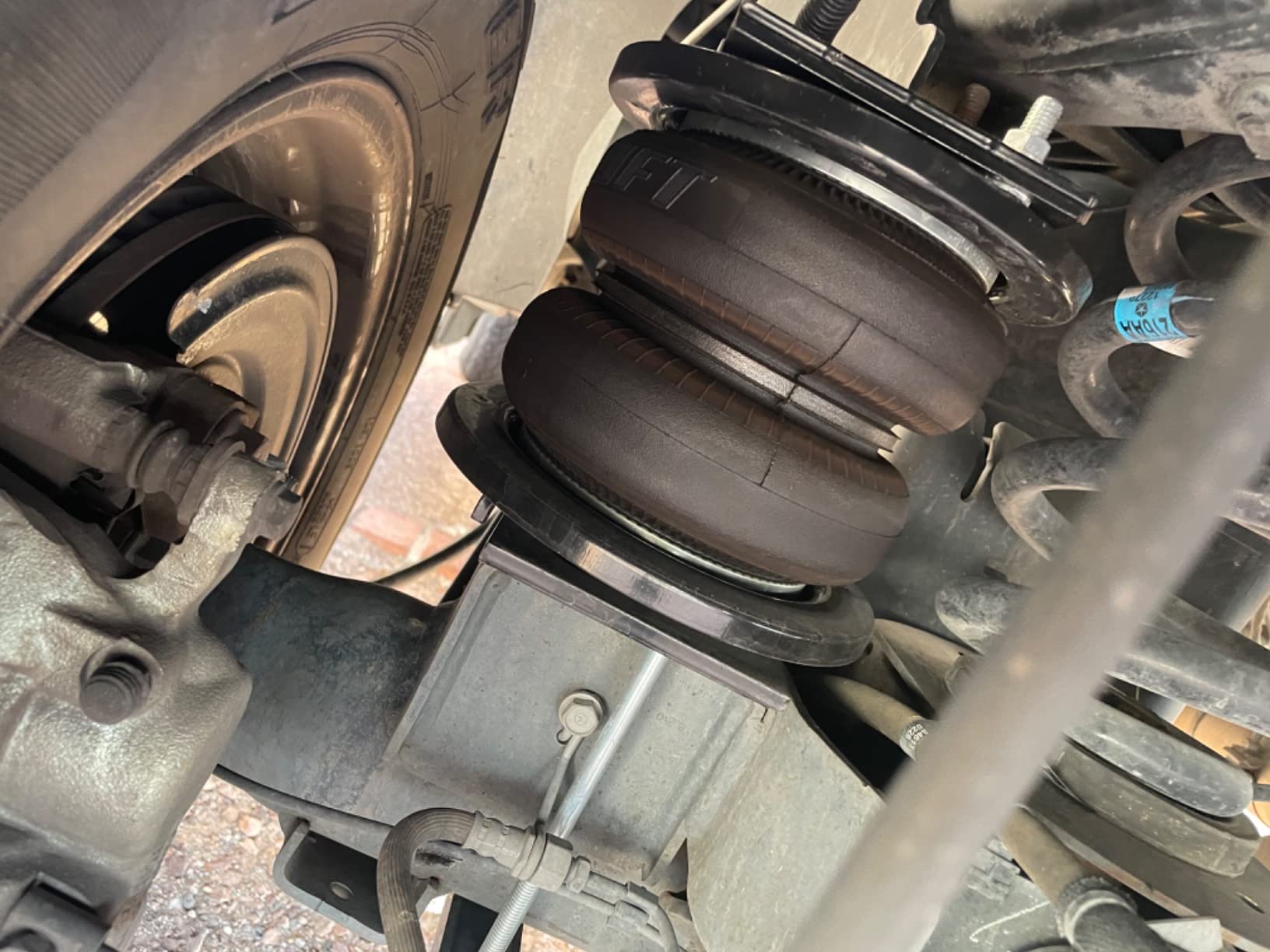 Air Lift 57589 LoadLifter 7500 XL Ultimate Air Spring Suspension Kit customer photo 1