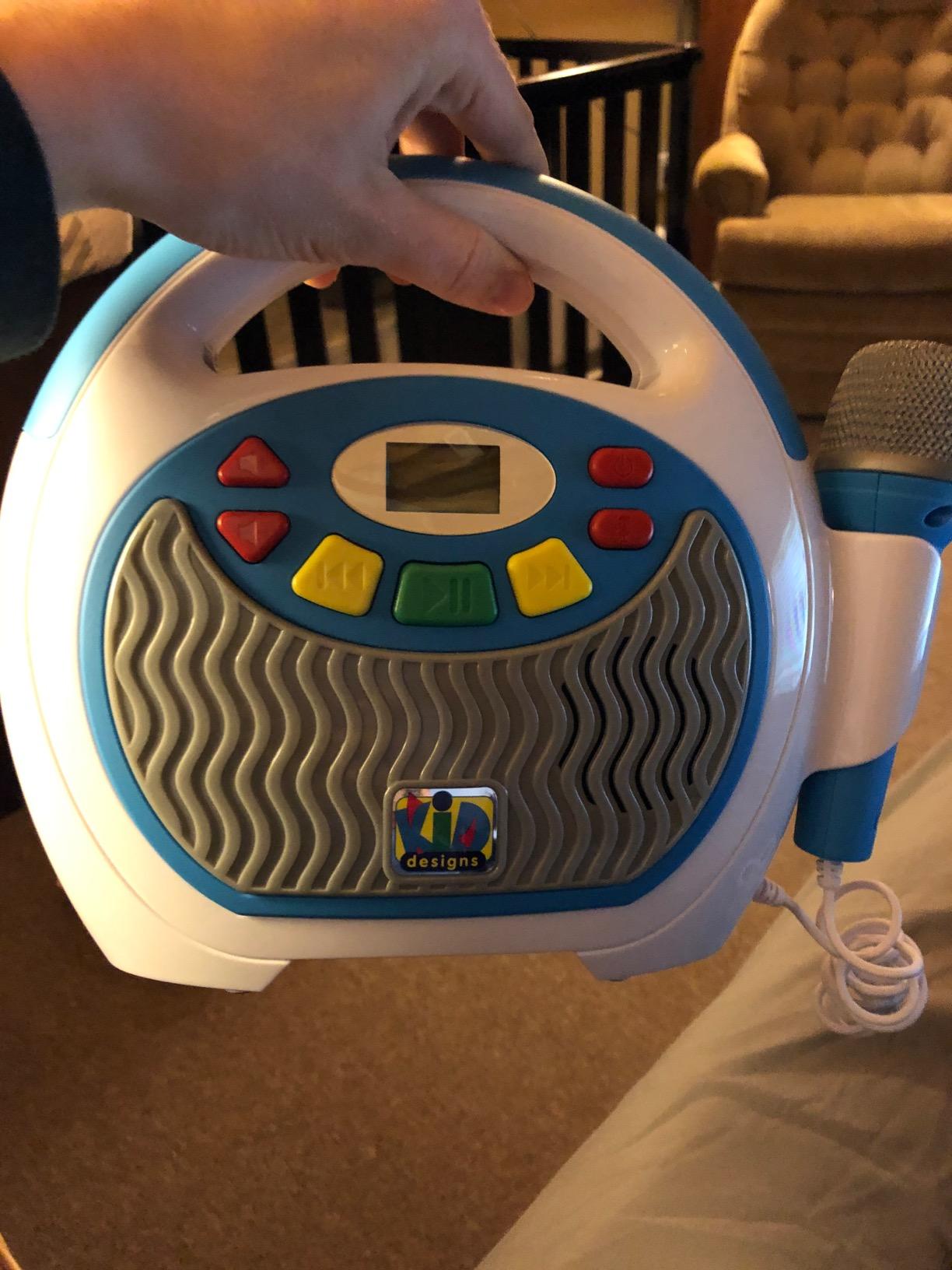 eKids Mother Goose Club Karaoke Machine for Kids with Microphone and Built-in Nursery Rhymes customer photo 2
