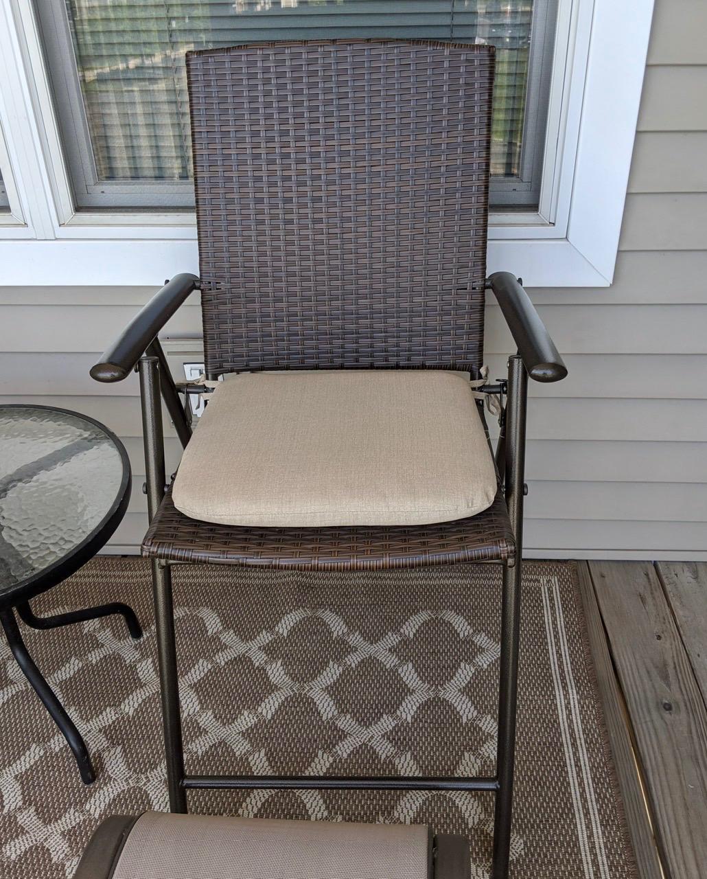 Giantex Set of 4 Folding Wicker Rattan Bar Chairs High Stool with Back Steel Frame Portable Outdoor Indoor UV Resistant Barstools Garden Patio Furniture Set w/Armrests Footrest customer photo 2