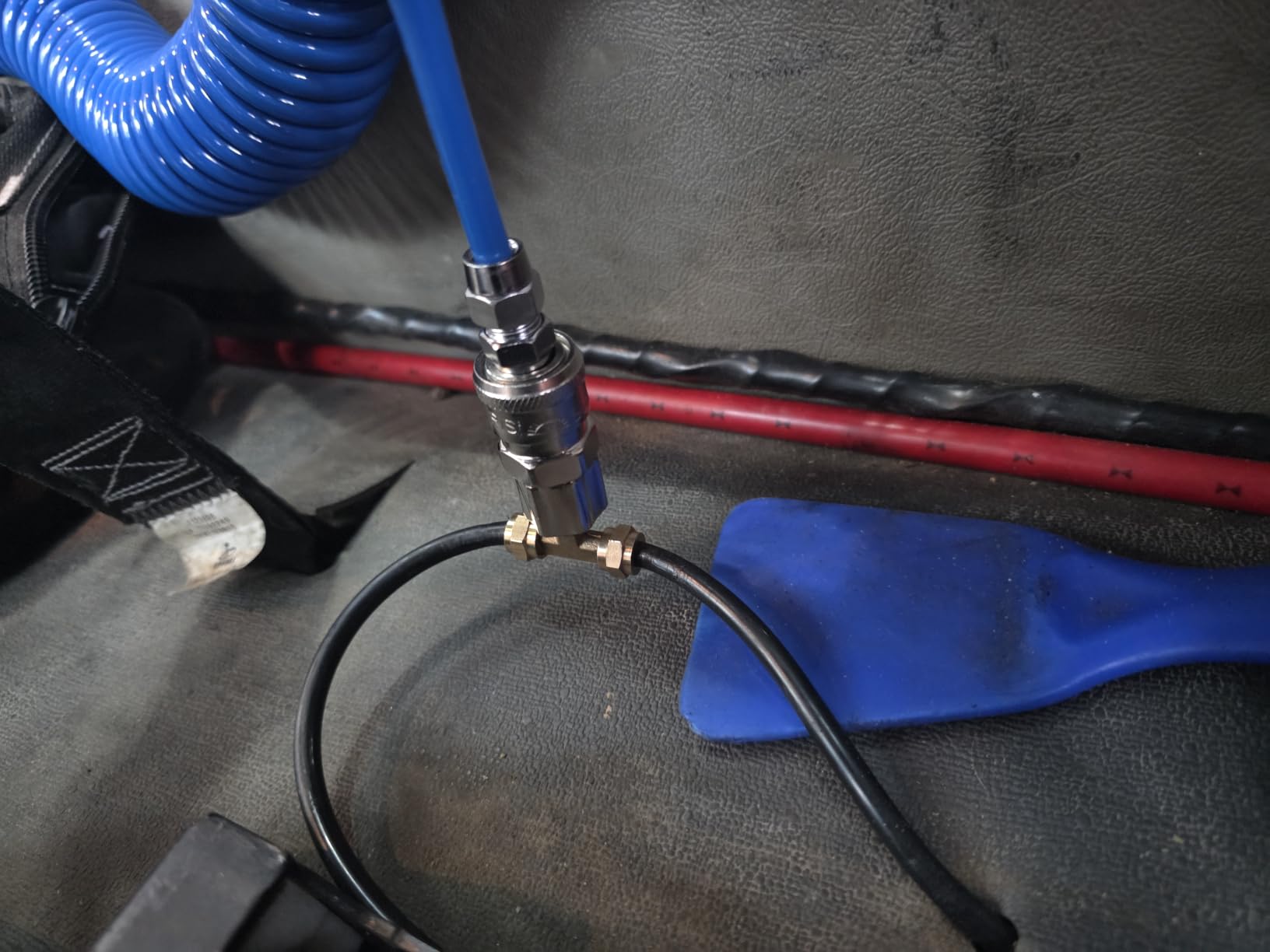Air Seat Blow Gun Kit for Semi Truck, 30FT(9M) Coil & 2 Nozzles, Red customer photo 1