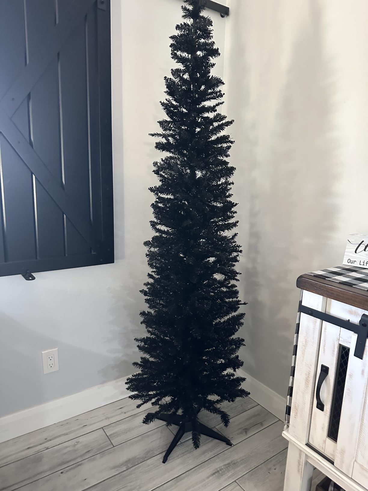 HOMCOM 6' Artificial Pencil Christmas Tree 390 Realistic Branch Tips Green customer photo 2