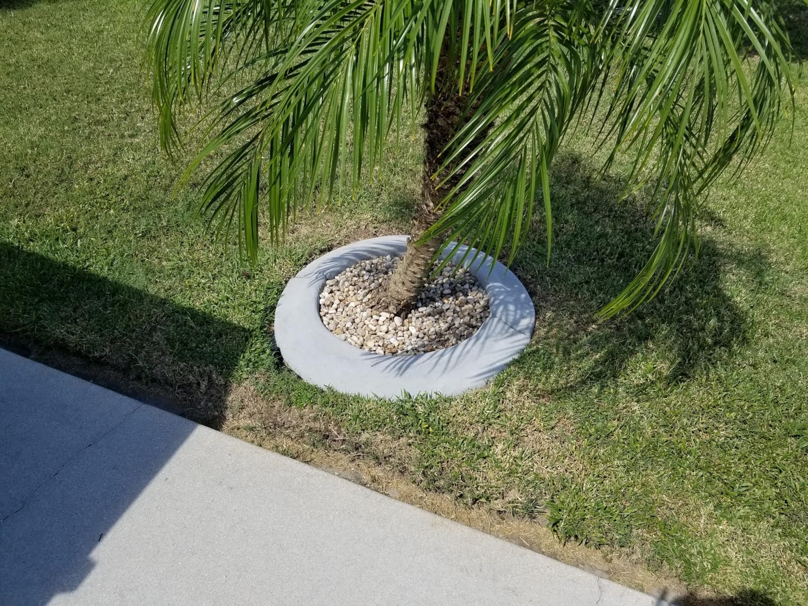 KILZ Self-Priming Masonry, Stucco and Brick Paint, Interior/Exterior, Flat, White, 1 Gallon customer photo 1