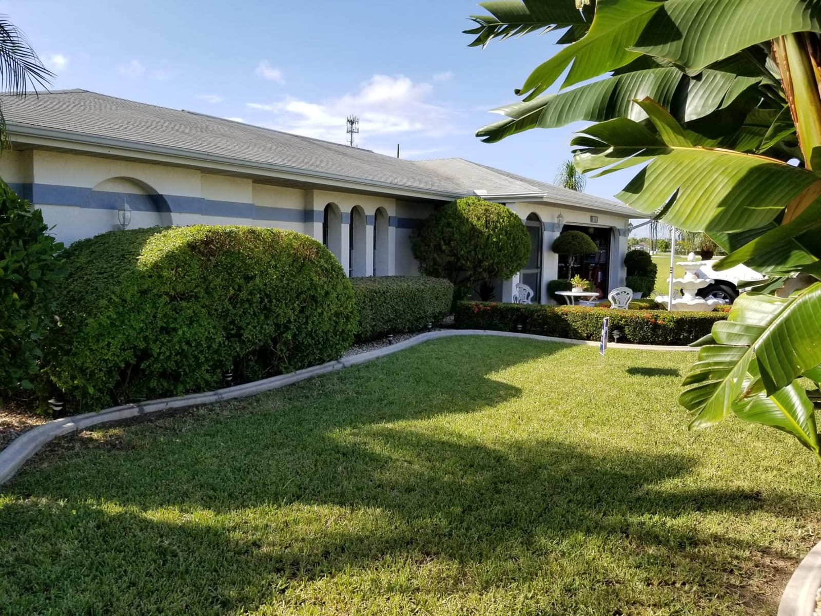 KILZ Self-Priming Masonry, Stucco and Brick Paint, Interior/Exterior, Flat, White, 1 Gallon customer photo 2