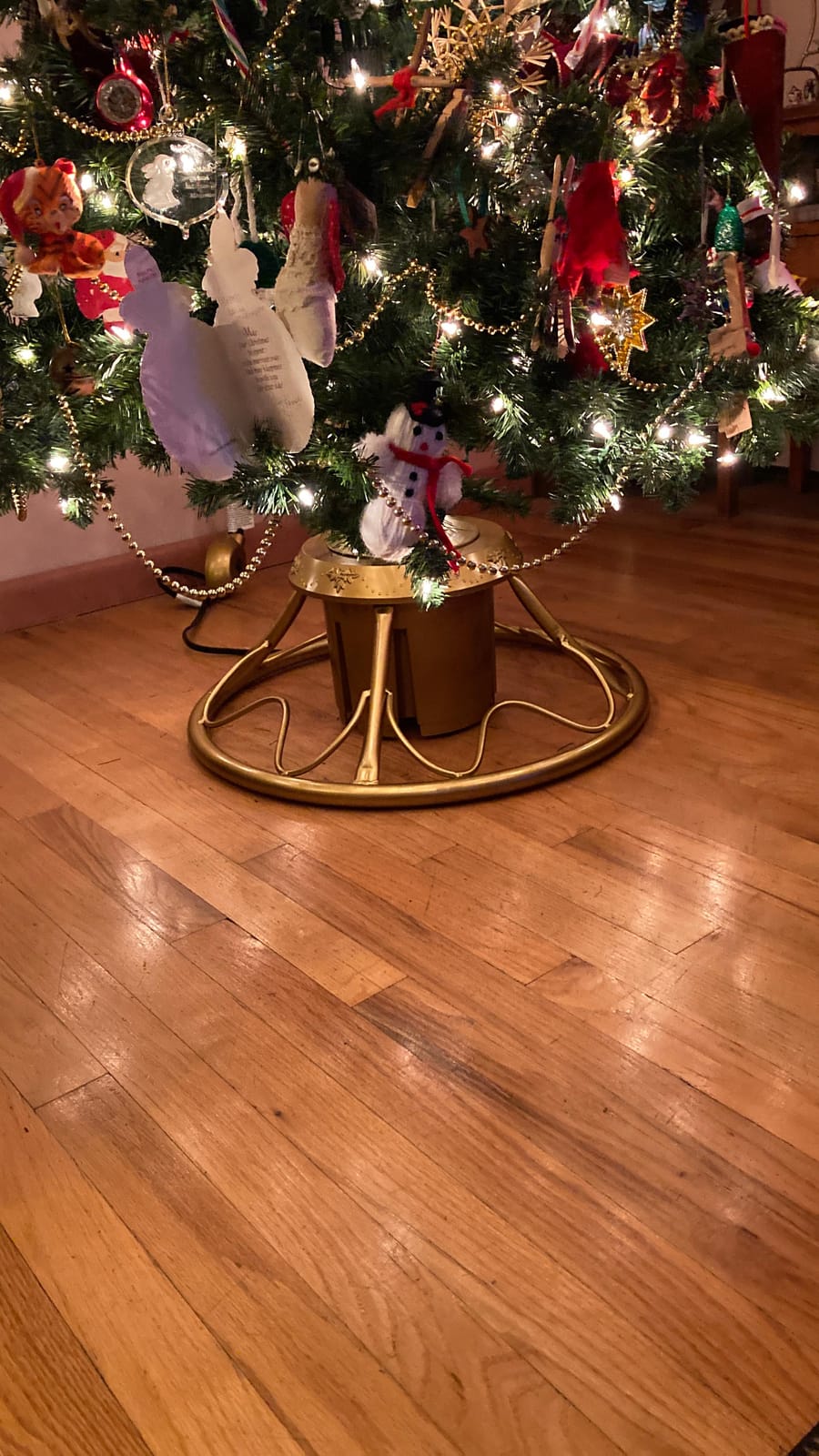 Home Heritage 360 Degree Rotating Christmas Tree Stand for Trees up to 9ft customer photo 2