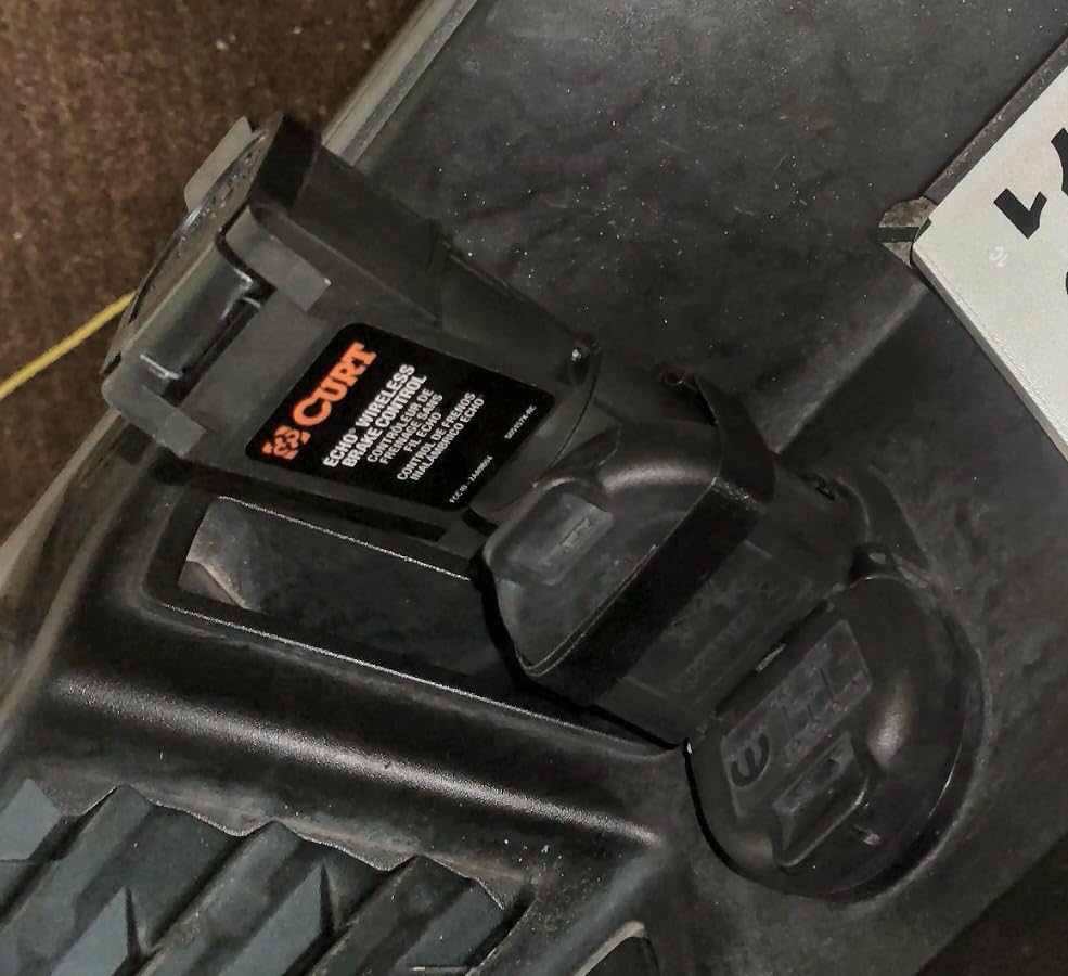 CURT 51180 Echo Mobile Bluetooth Trailer Brake Controller, 7-Way, 1-2 Axles customer photo 1
