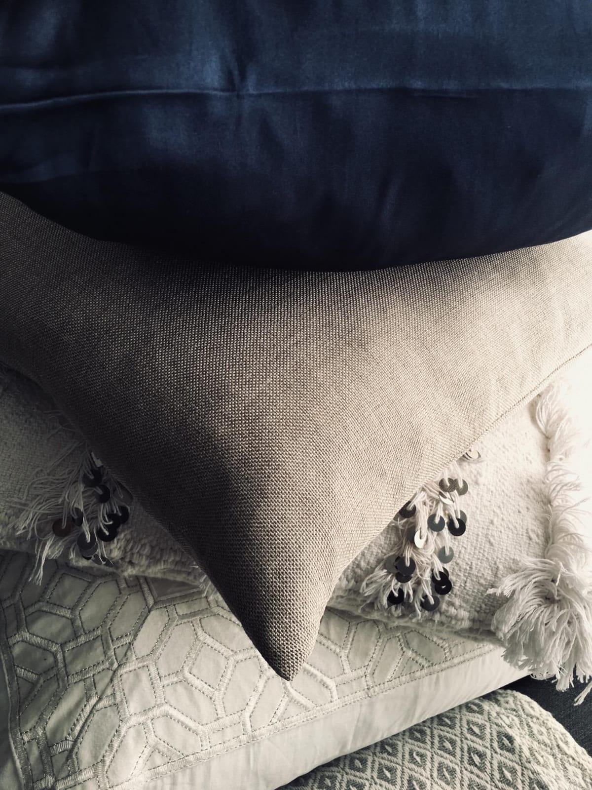 Ravmix 21 Momme 100% Mulberry Silk Pillow Case Standard 20x26, Ivory White customer photo 1