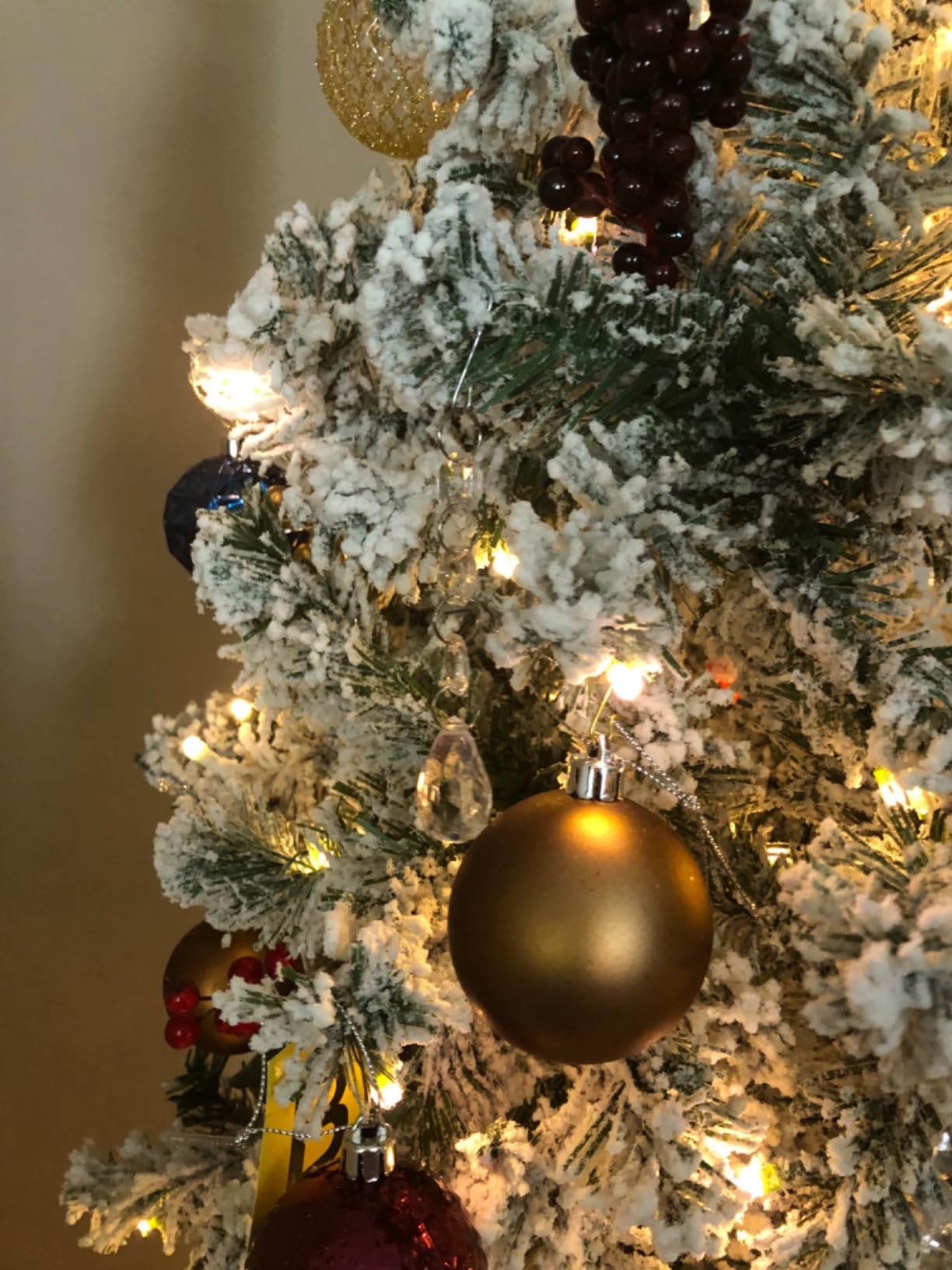Best Choice Products 6ft Flocked Pencil Christmas Tree w/Twinkling LEDs, Pre-Lit Slim Artificial Holiday Decoration, Lighted Skinny w/Base, 250 Lights, 502 Tips, Warm White Lights customer photo 2