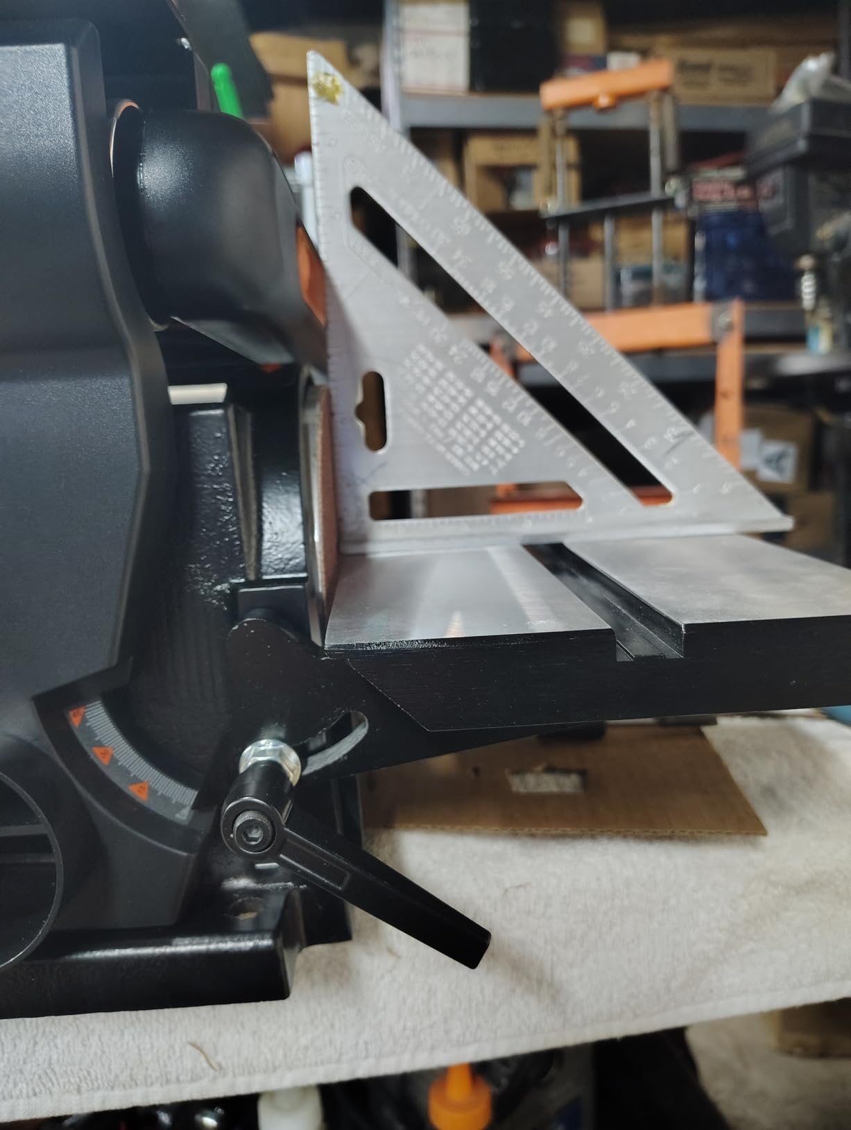 WEN Benchtop Belt and Disc Sander with 4 x 36 in. Belt, 6 in. Disc and Cast Iron Base (6502T) customer photo 1