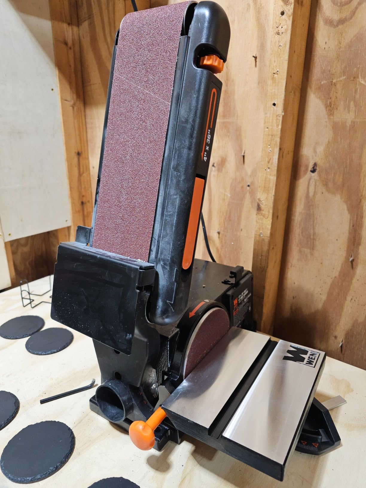 WEN Benchtop Belt and Disc Sander with 4 x 36 in. Belt, 6 in. Disc and Cast Iron Base (6502T) customer photo 2