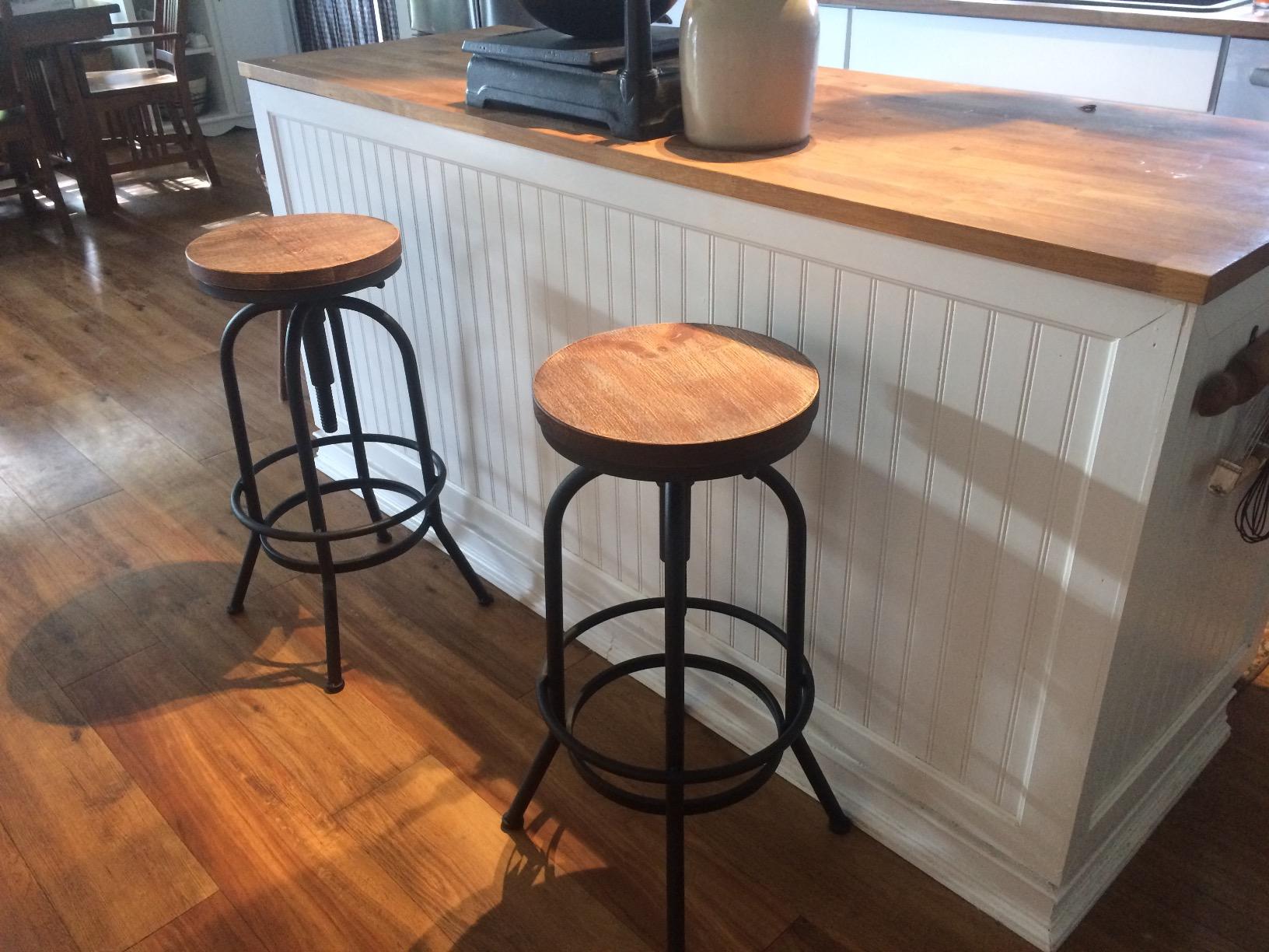 32 inch Vintage Industrial Bar Stool-Metal Wood Swivel Bar Stool-Retro Bar Height Stool-Counter Height Adjustable Kitchen Stools-Set of 2-Extra Tall Pub Height 26-32 Inch,Fully Welded(Black(2pcs)) customer photo 1