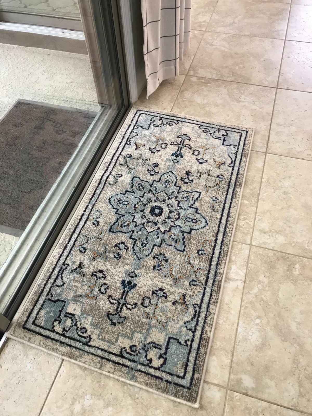 SAFAVIEH Area Rug 9x12 - Madison Collection - Large - Cream & Blue, Boho Chic Distressed Medallion Design, Non-Shedding & Easy to Clean, Ideal for Living Room, Bedroom, Dining Space (MAD473B) customer photo 2