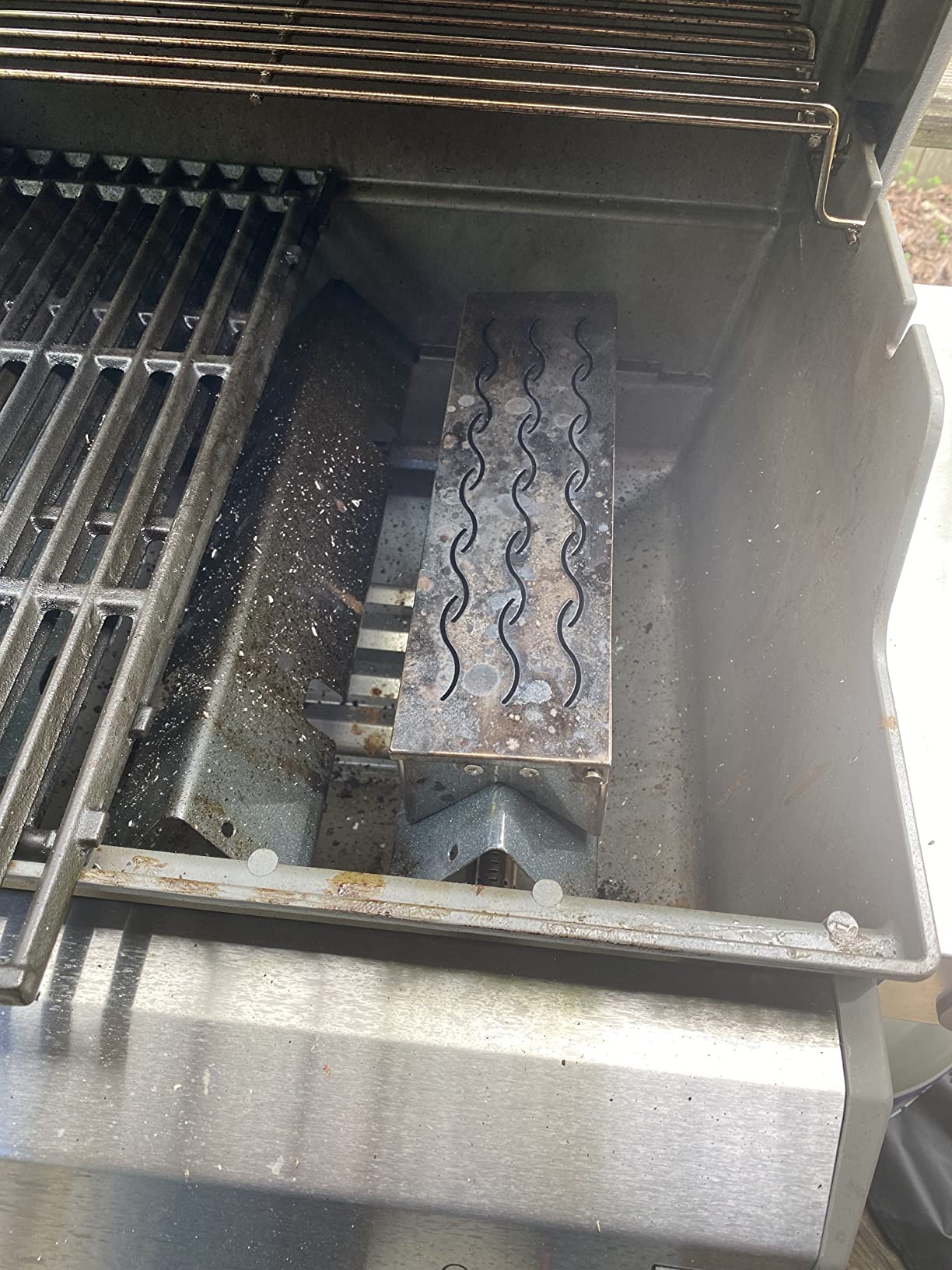 Skyflame Wood Chip Smoker Box for Charcoal, Propane Gas Grill customer photo 2
