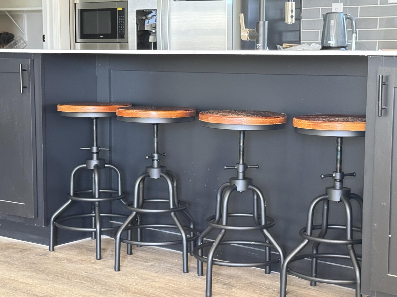 LOKKHAN Vintage Industrial Bar Stool-Rustic Swivel Barstools-Round Wood Metal Base-Kitchen Counter Height Adjustable Pipe Stool-Cast Steel Chairs 20-27 Inch (Set of 2) customer photo 1