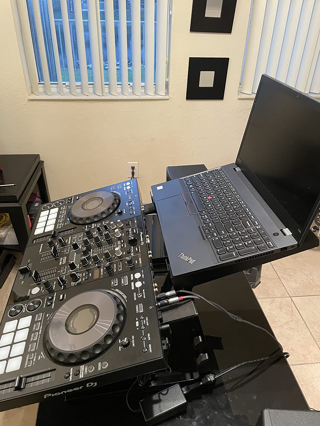 Rockville Rock2D2 Adjustable Dual Shelf DJ Controller Laptop Stand customer photo 1