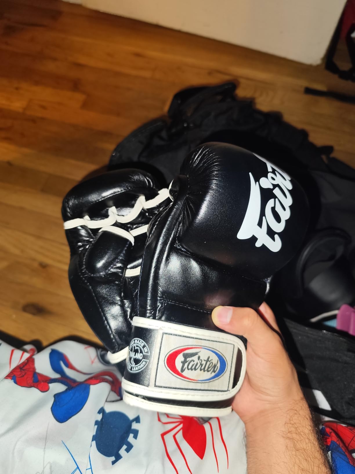 Fairtex FGV18 MMA Boxing Gloves, Leather Muay Thai Martial Arts Training customer photo 2