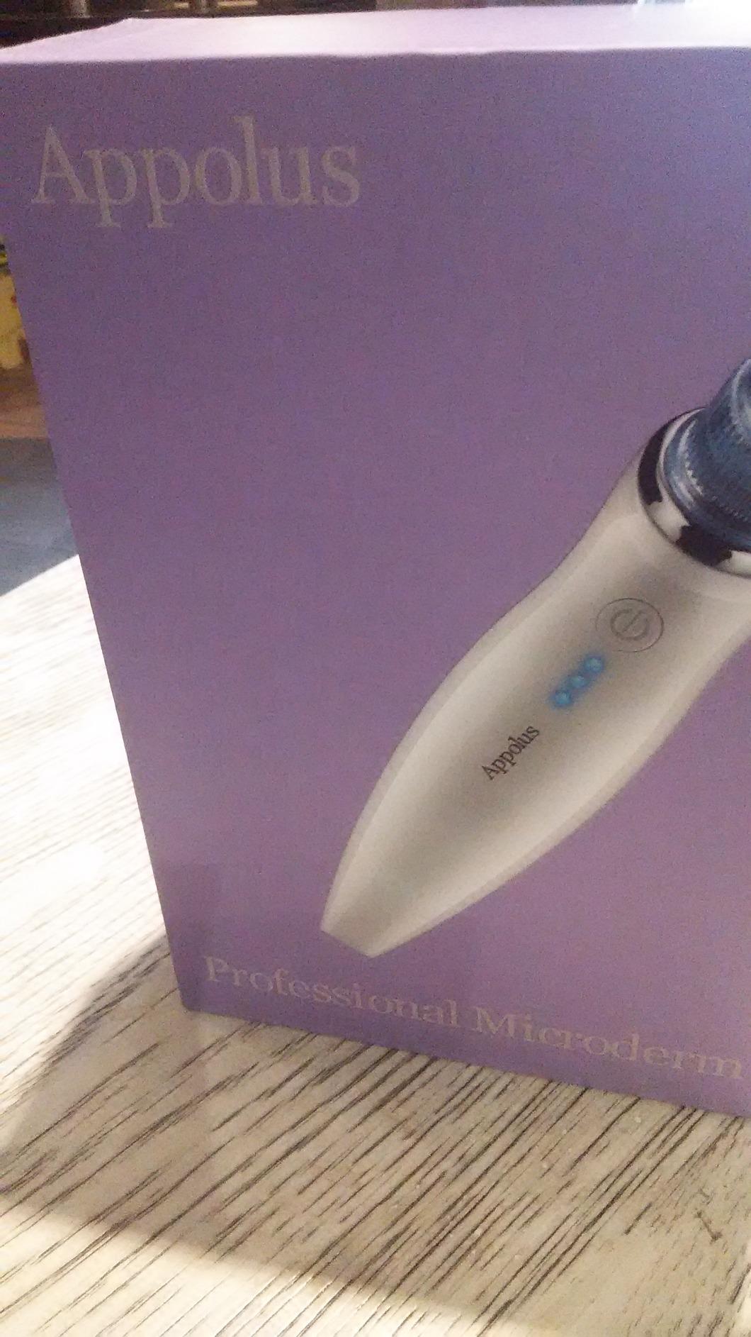 3-in-1 Microdermabrasion Machine - Light Therapy Vacuum Wand Kit customer photo 1