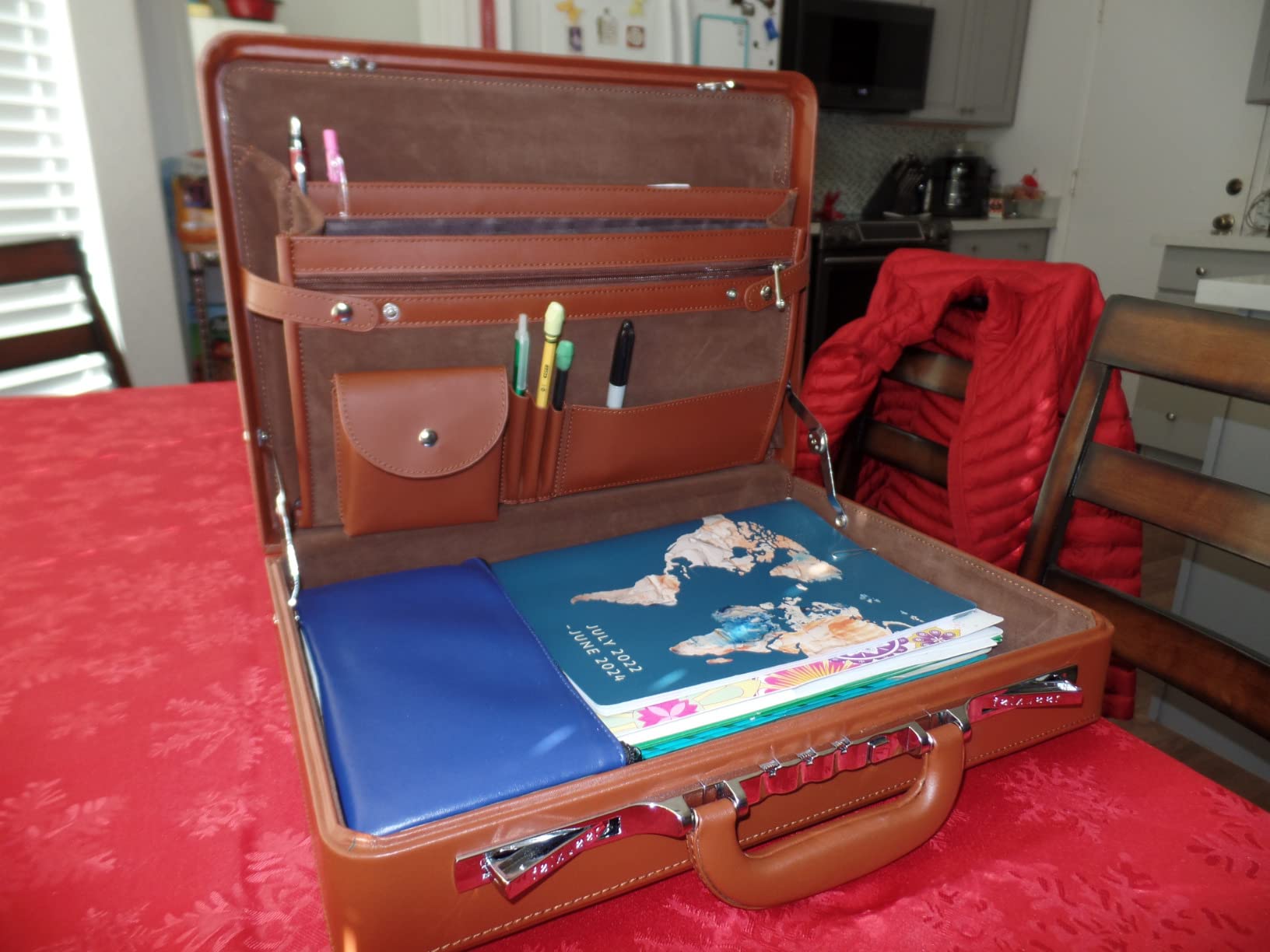Briefcase Hard Attachment Briefcase for Men & Women/Thin Hardside Laptop Case with Combo Lock customer photo 1