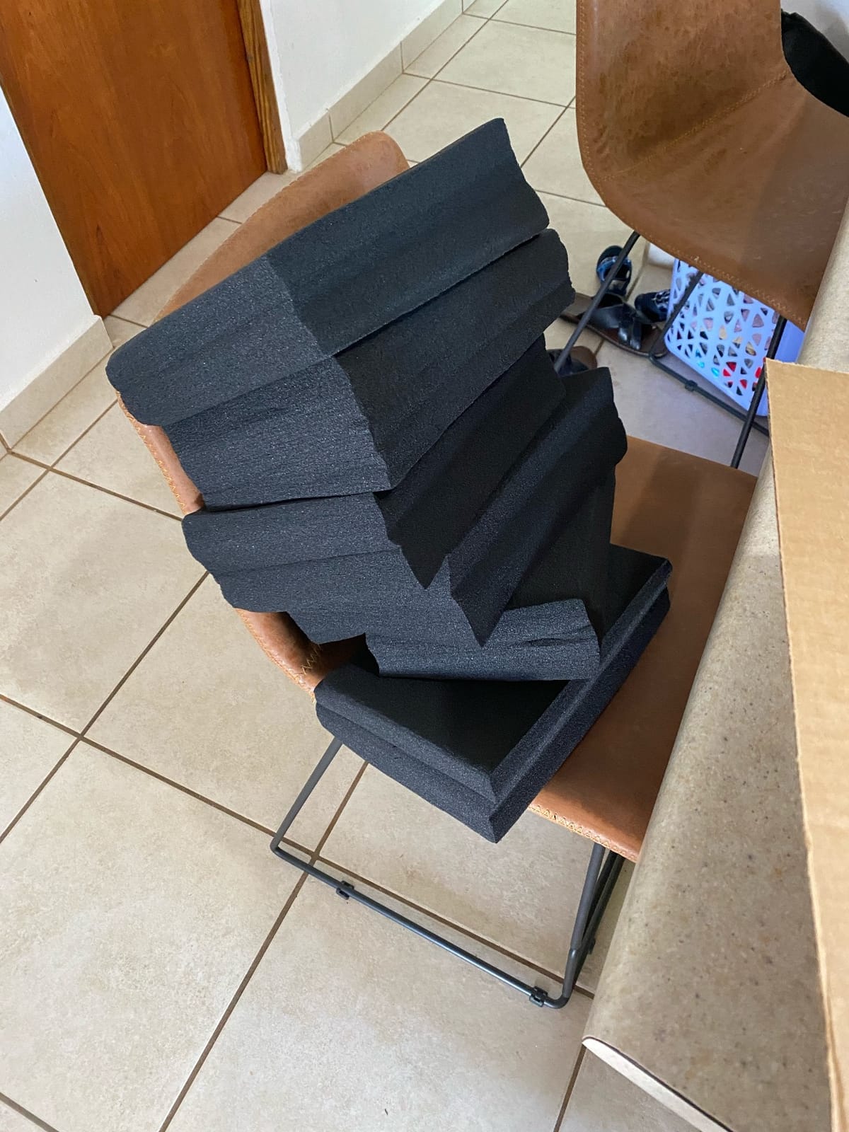 JBER 4Pack Acoustic Foam Corner Bass Traps, Studio Foam Corner Block Finish customer photo 1