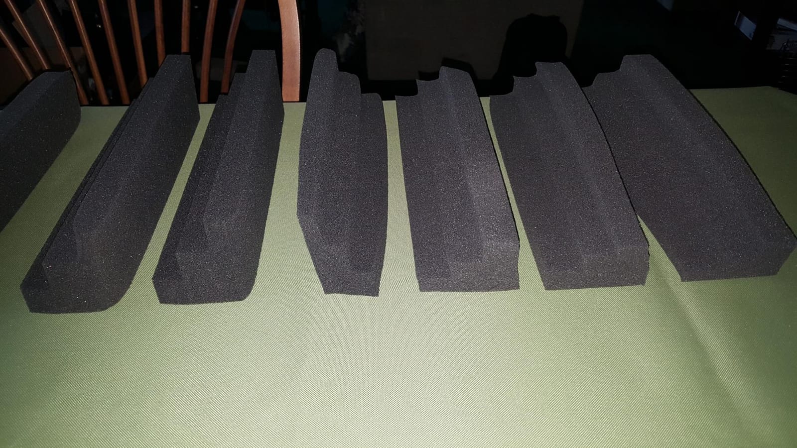 JBER 4Pack Acoustic Foam Corner Bass Traps, Studio Foam Corner Block Finish customer photo 2