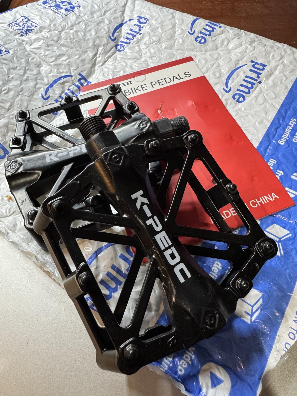 GPMTER Bike Pedals 9/16 for MTB, Mountain Road Bicycle Flat Pedal, with 16 Anti-Skid Pins -Universal Lightweight Aluminum Alloy Platform Pedal for Travel Cycle-Cross Bikes etc customer photo 2