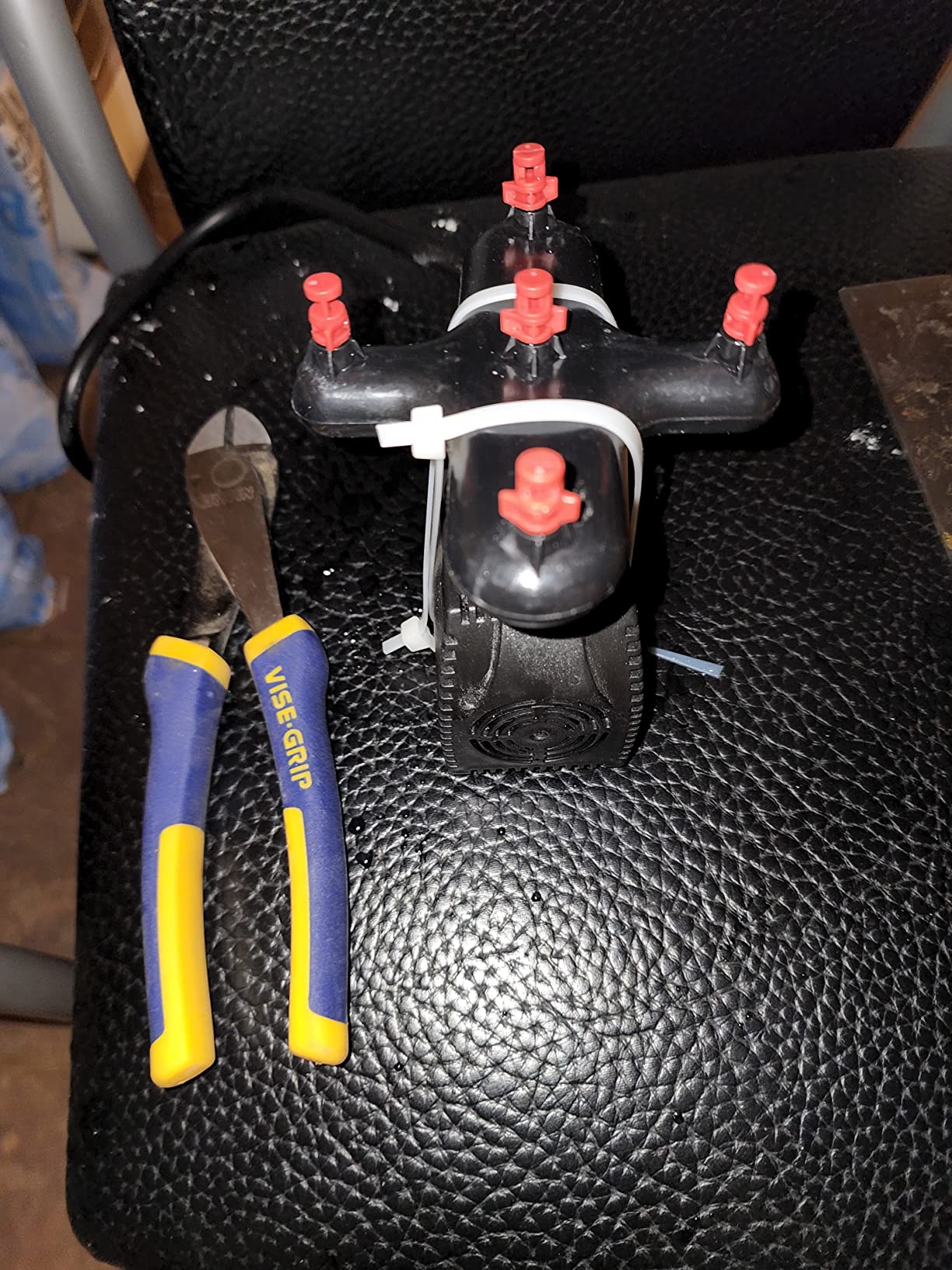 Aeroponic Cloner Machine 24 Site for Cuttings Rooting Using 2 inch Neoprene Inserts or 2 inch Clone Collars customer photo 2