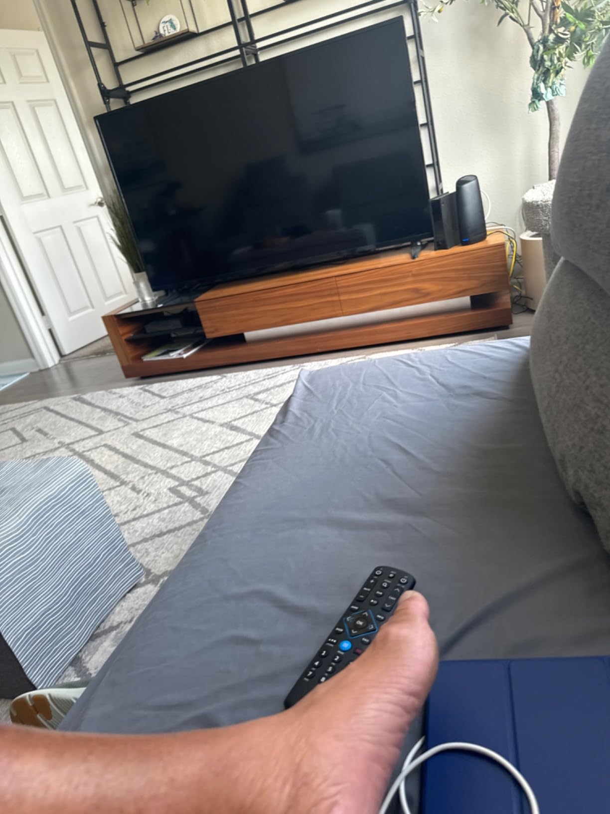 Hyperice Hypersphere Go Vibrating Ball Deep Tissue Massage Muscle Recovery customer photo 1