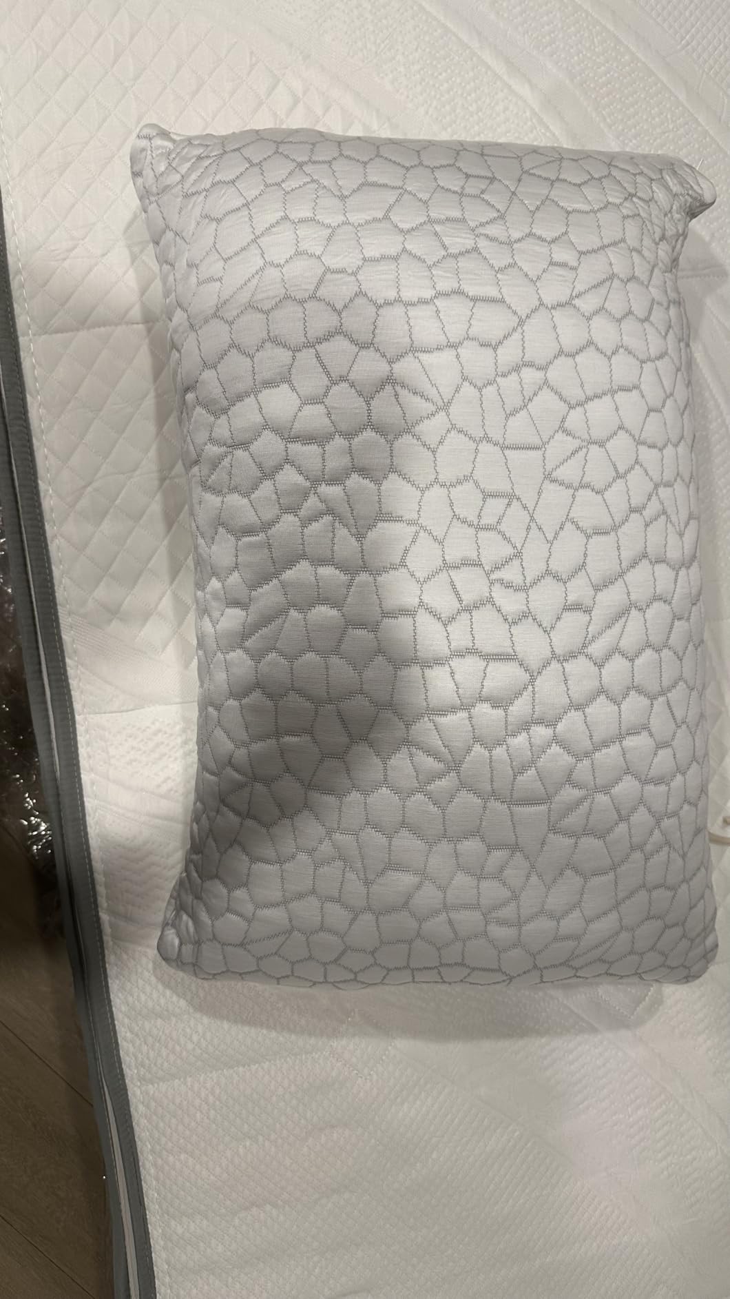 QUTOOL Cooling Pillow for Sleeping, CertiPUR-US Shredded Memory Foam Queen Pillows Set of 2, Cool Pillow for Hot Sleepers Adjustable Firm Pillow for Side, Back, Stomach Sleepers Soft Yet Support,White customer photo 1