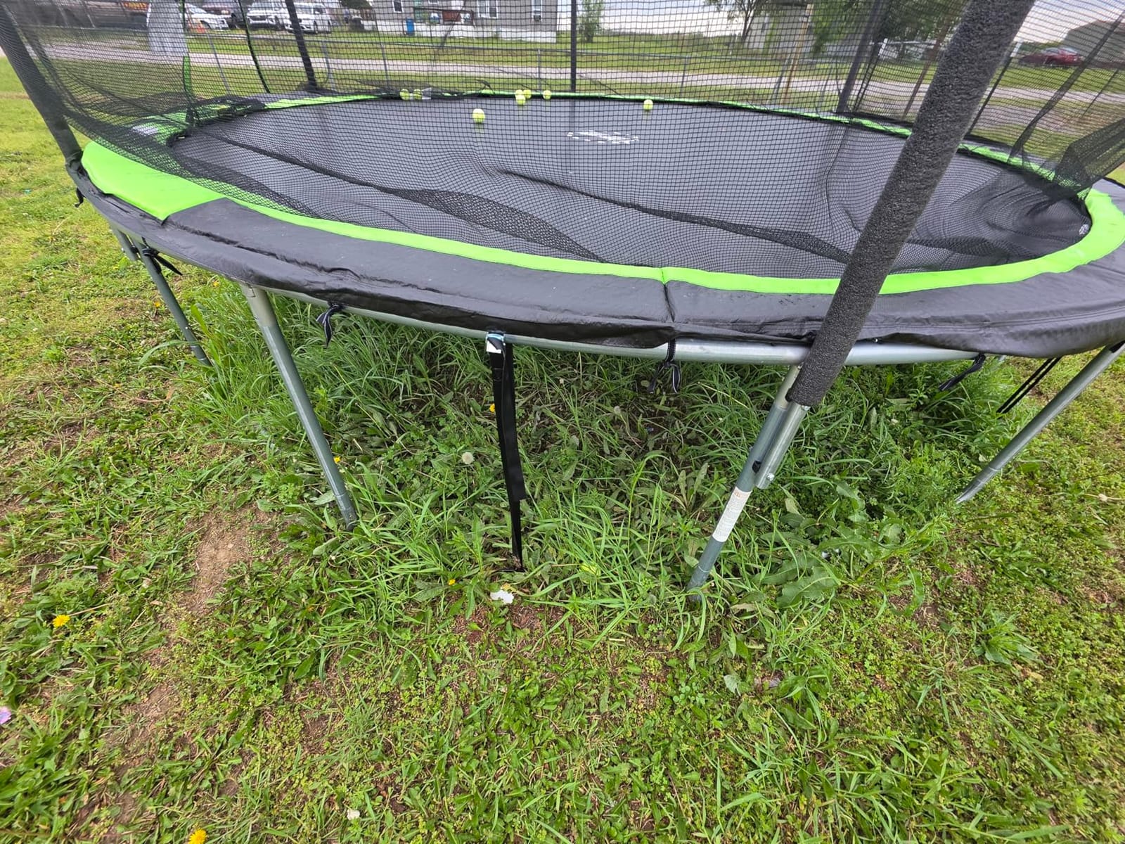 EURMAX USA 4-Pack Windproof Trampoline Stakes Anchor Kit-Steel Corkscrew Anchor,Heavy Duty Tie Down Kit with T-Hook&Reinforced Safety Straps,Secure Weatherproof Protection for Trampoline,Tent&Playset customer photo 1