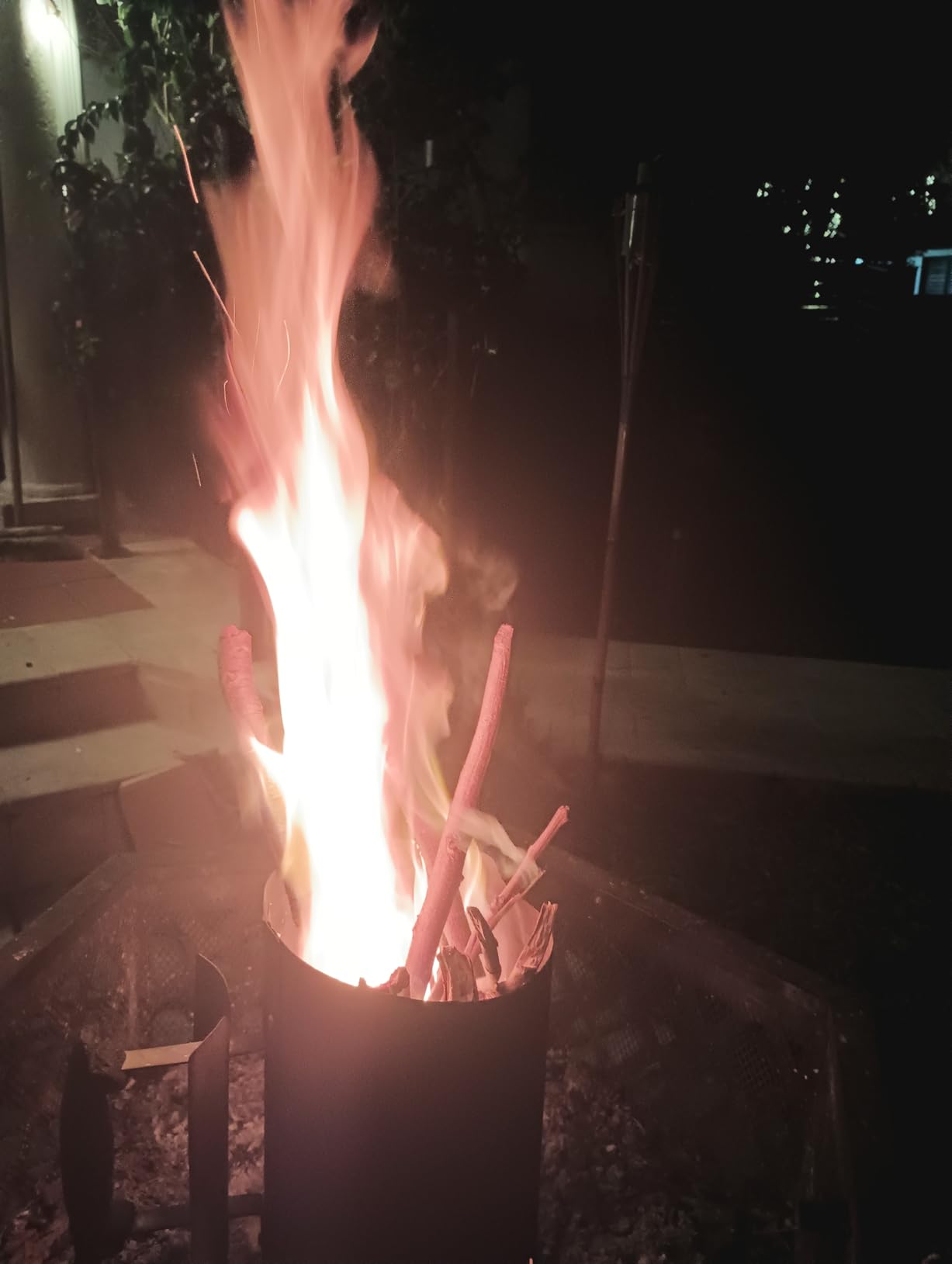 Kingsford Heavy Duty Charcoal Chimney Starter, Large Capacity customer photo 2